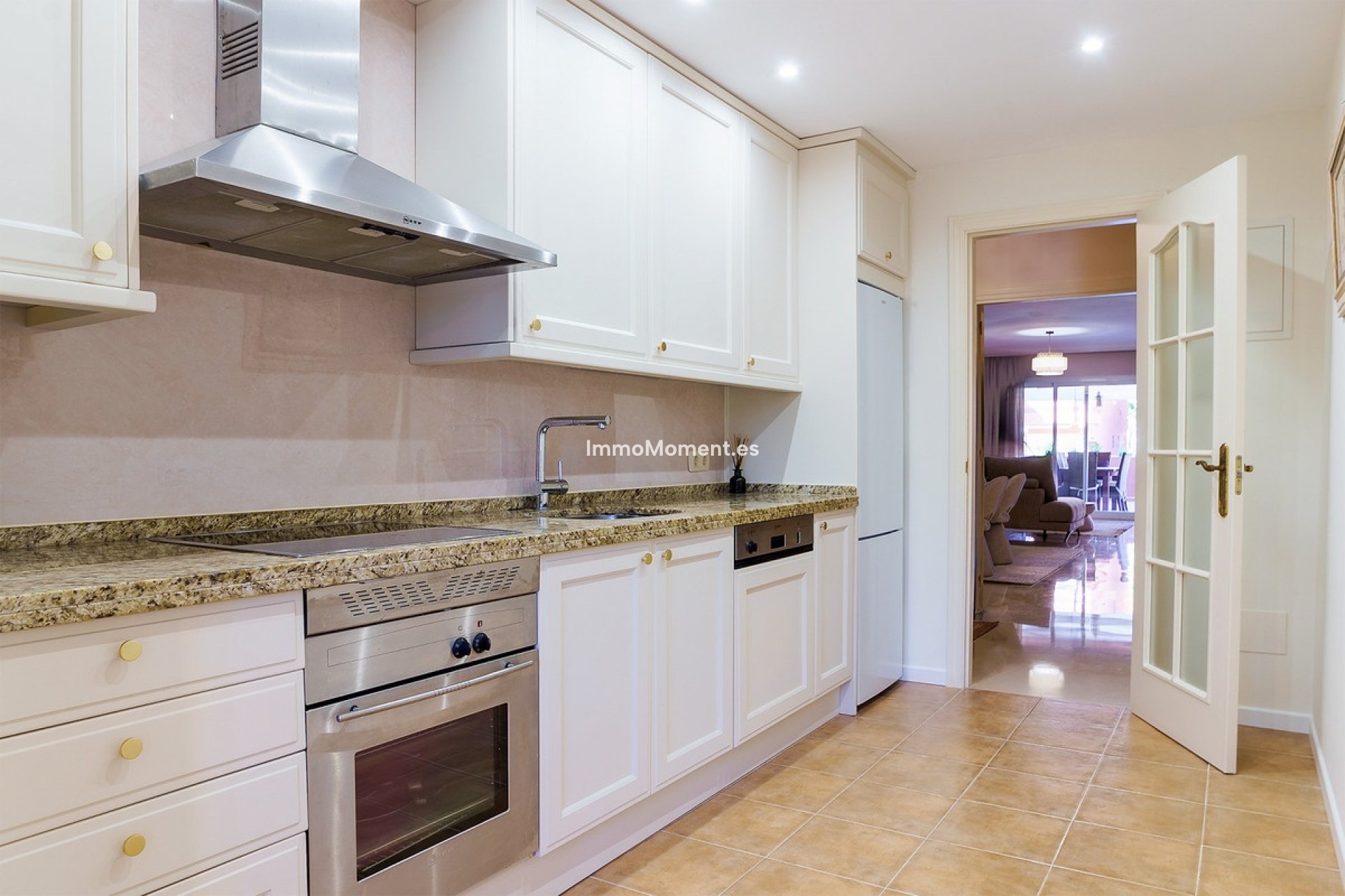 Resale - Apartment - Marbella - Puerto Banús