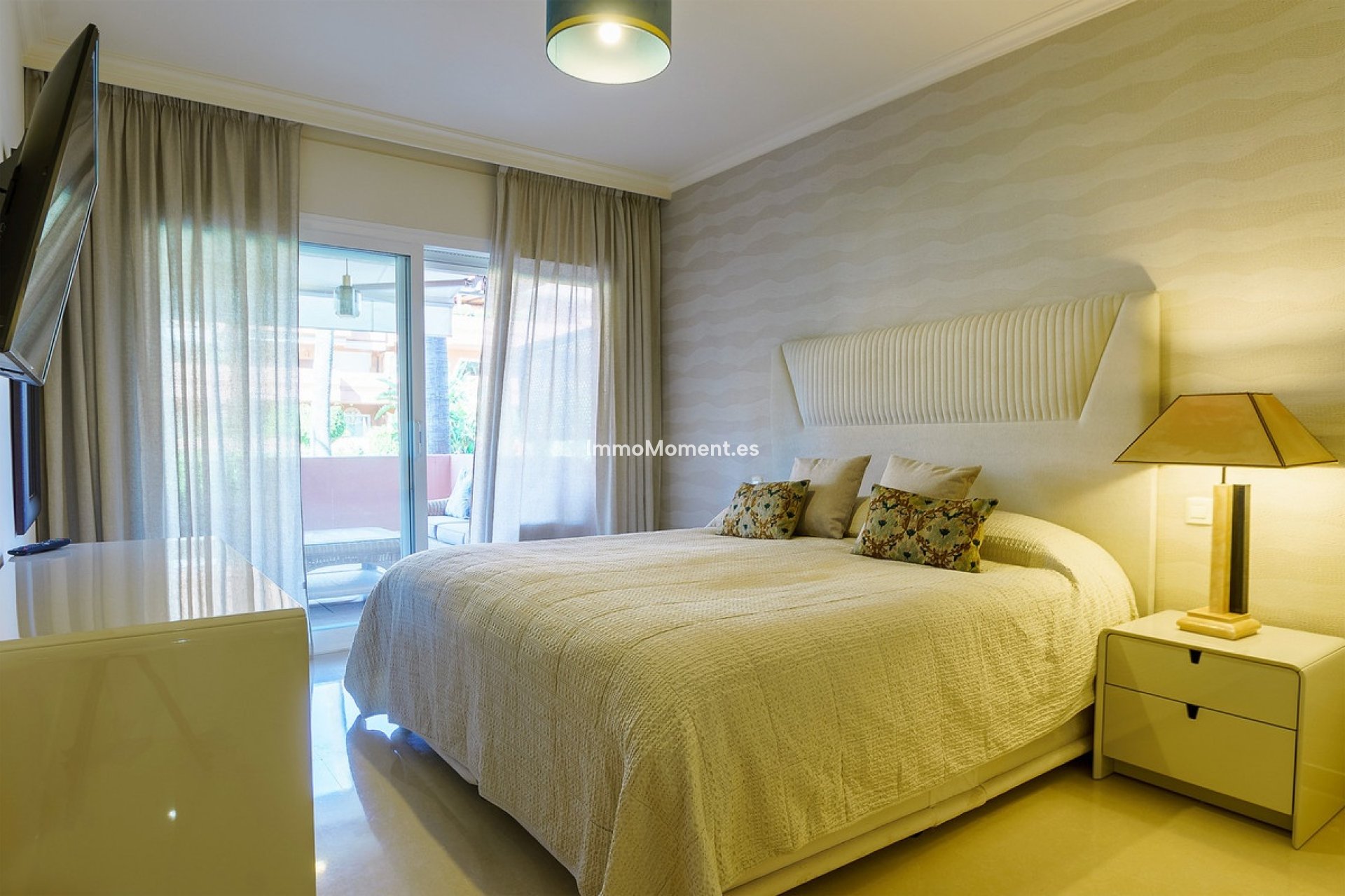 Resale - Apartment - Marbella - Puerto Banús