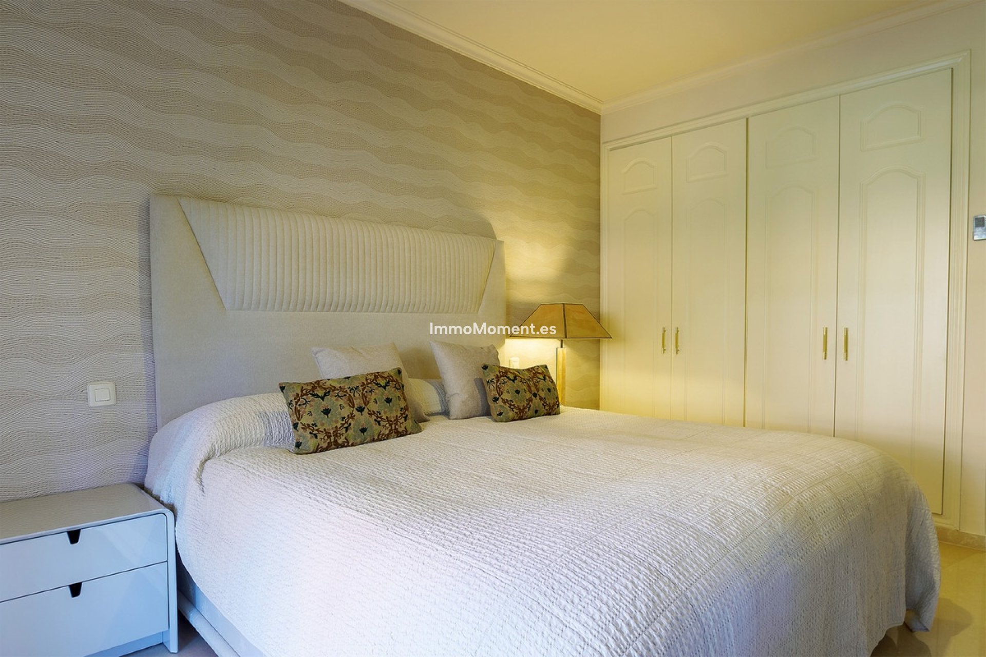 Resale - Apartment - Marbella - Puerto Banús