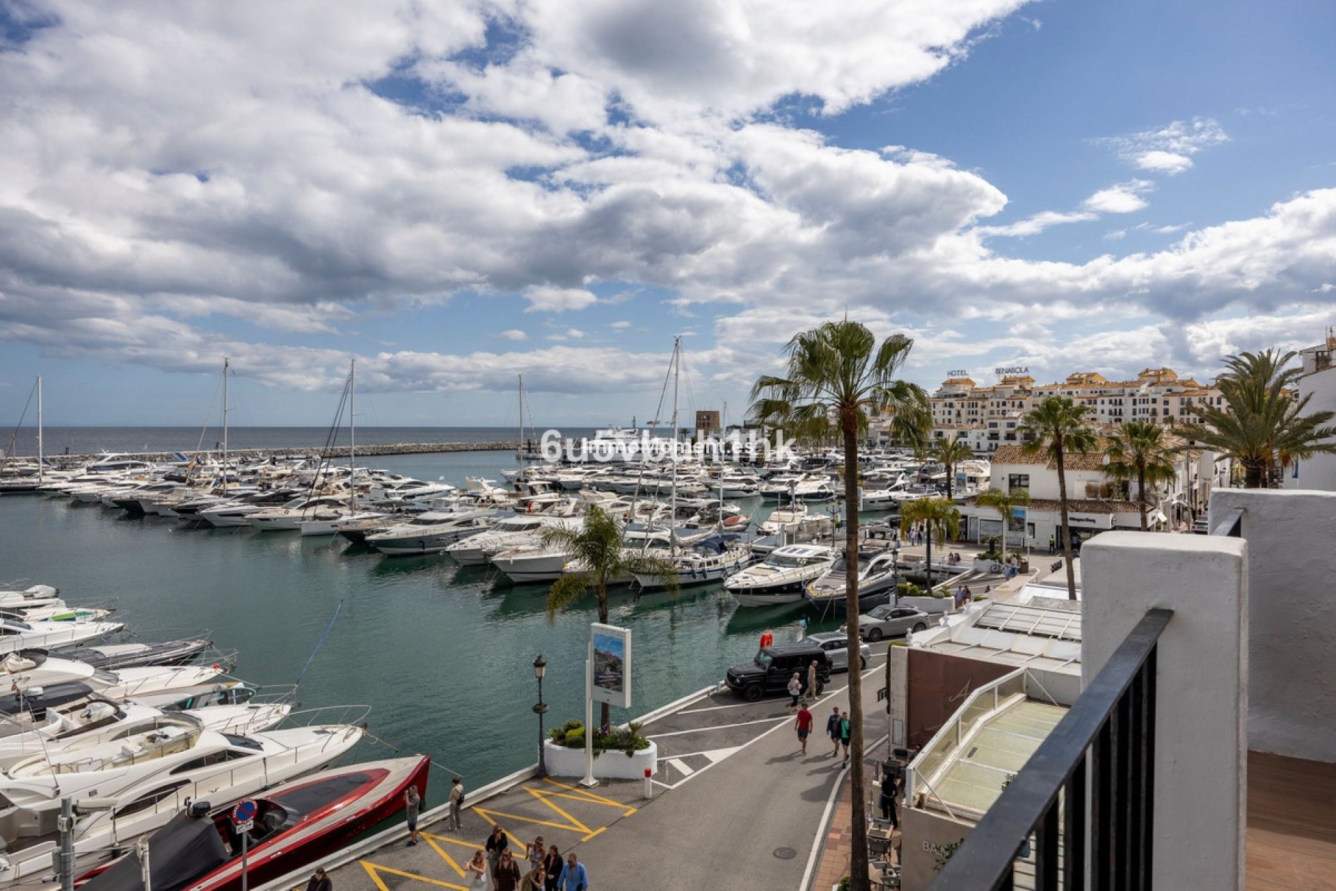 Resale - Apartment - Marbella - Puerto Banús