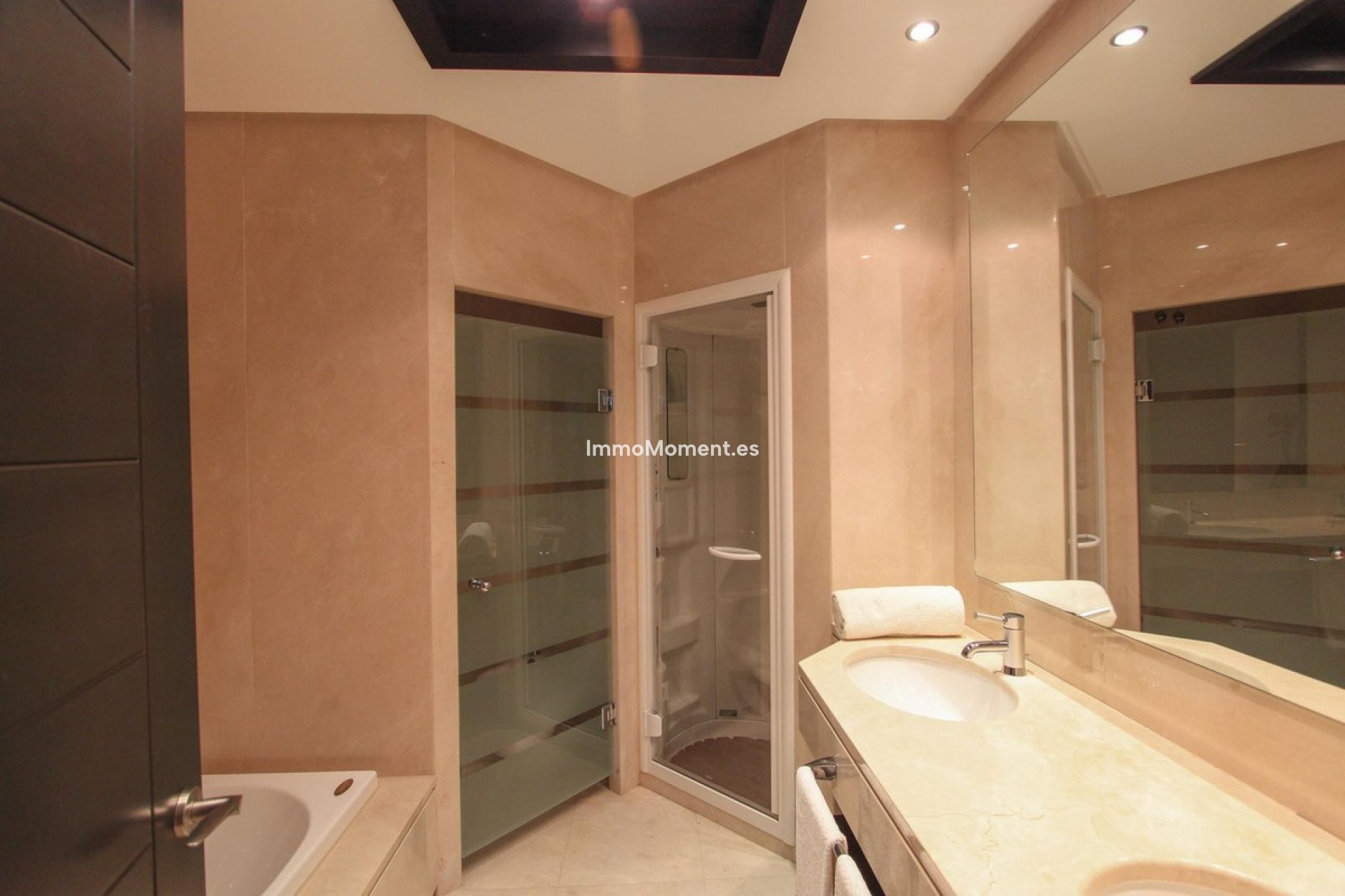 Resale - Apartment - Marbella - Puerto Banús