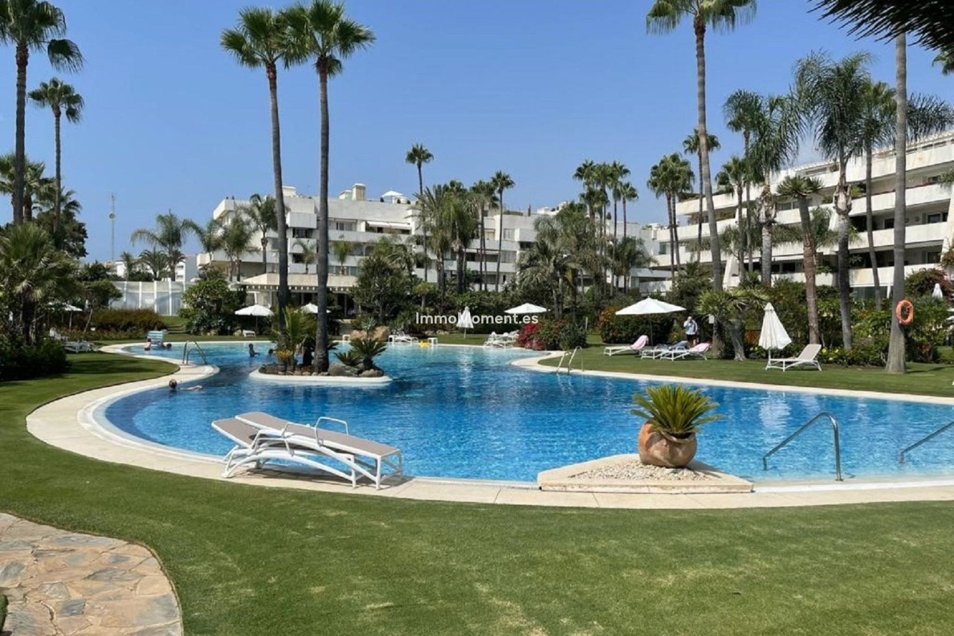 Resale - Apartment - Marbella - Puerto Banús