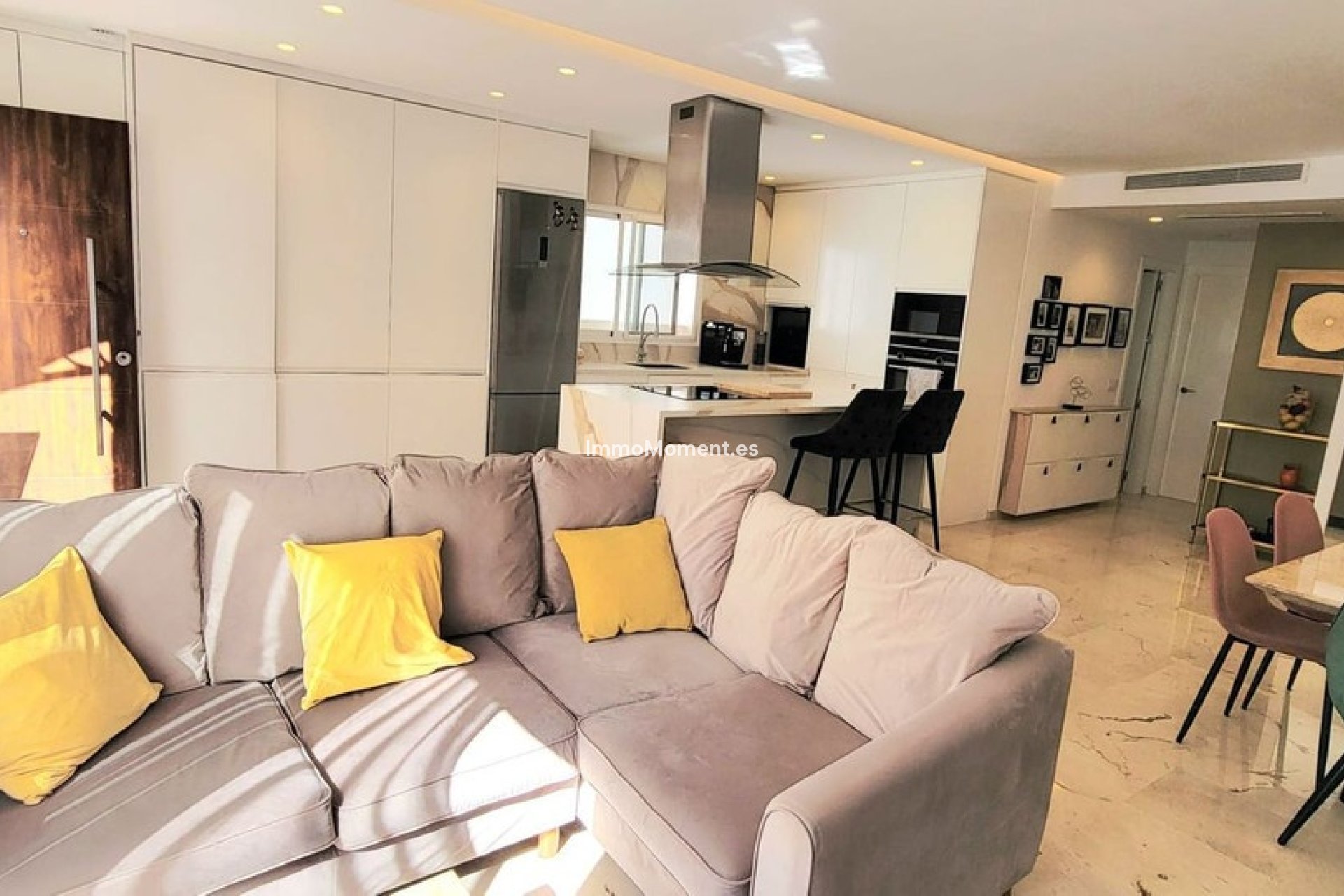 Resale - Apartment - Marbella - Puerto Banús