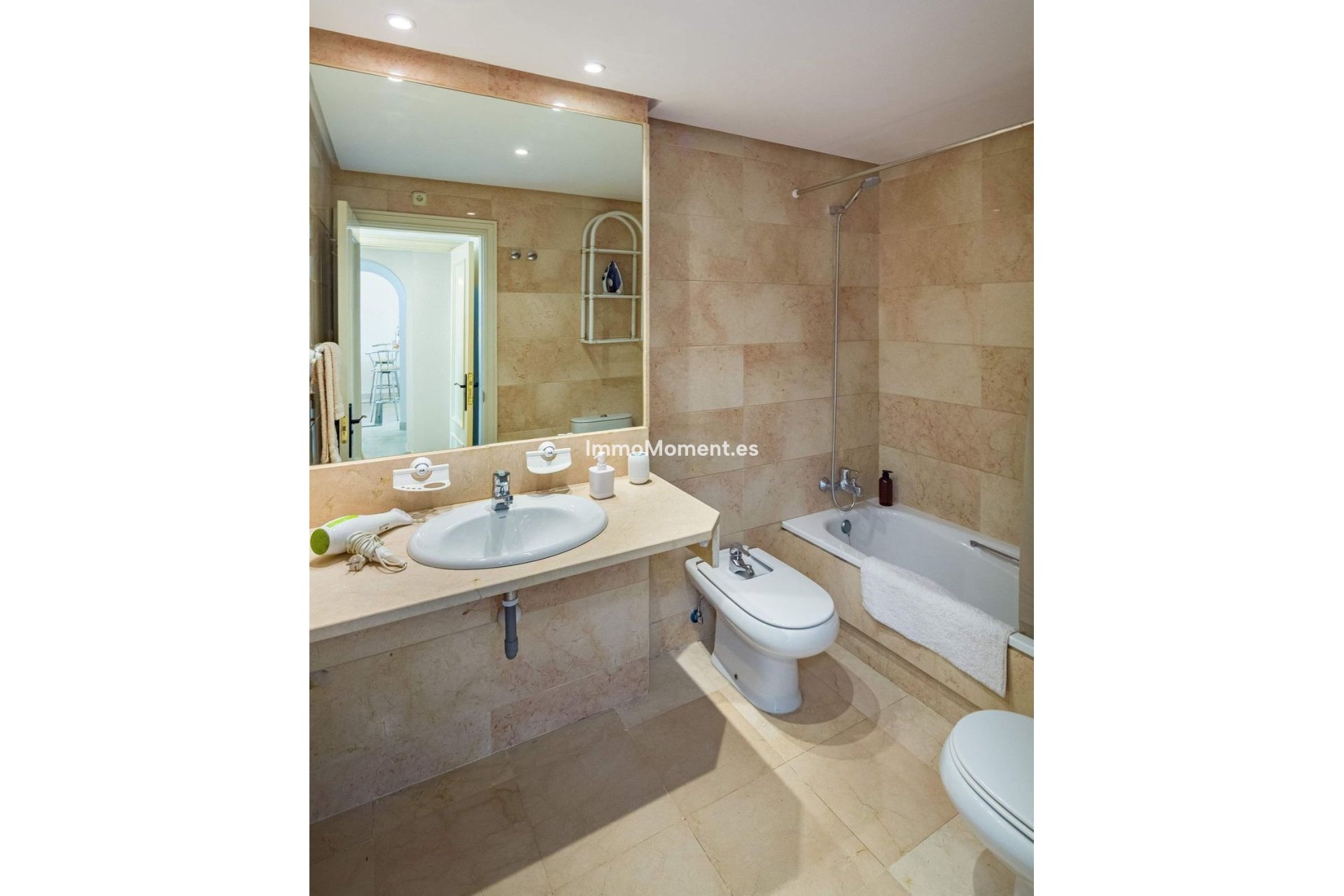 Resale - Apartment - Marbella - Puerto Banús