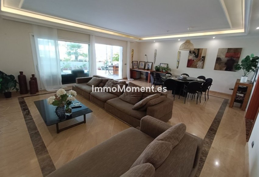 Resale - Apartment - Marbella - Puerto Banús