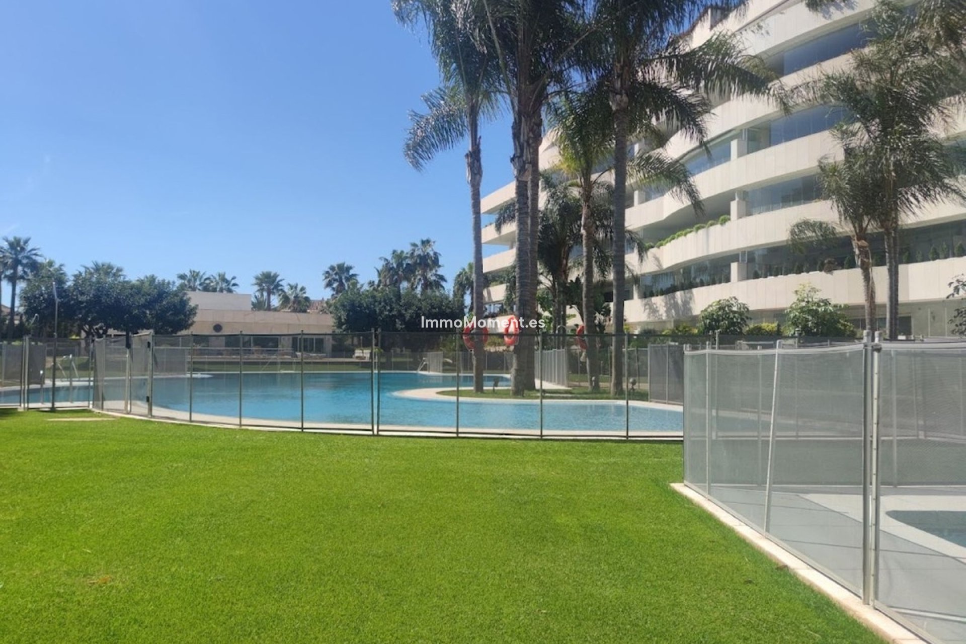 Resale - Apartment - Marbella - Puerto Banús