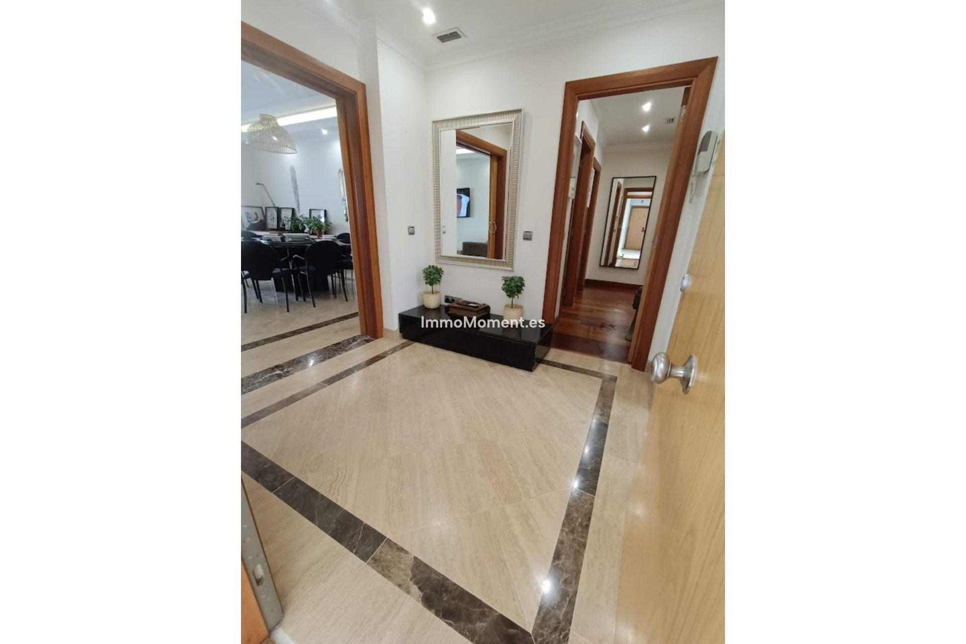 Resale - Apartment - Marbella - Puerto Banús