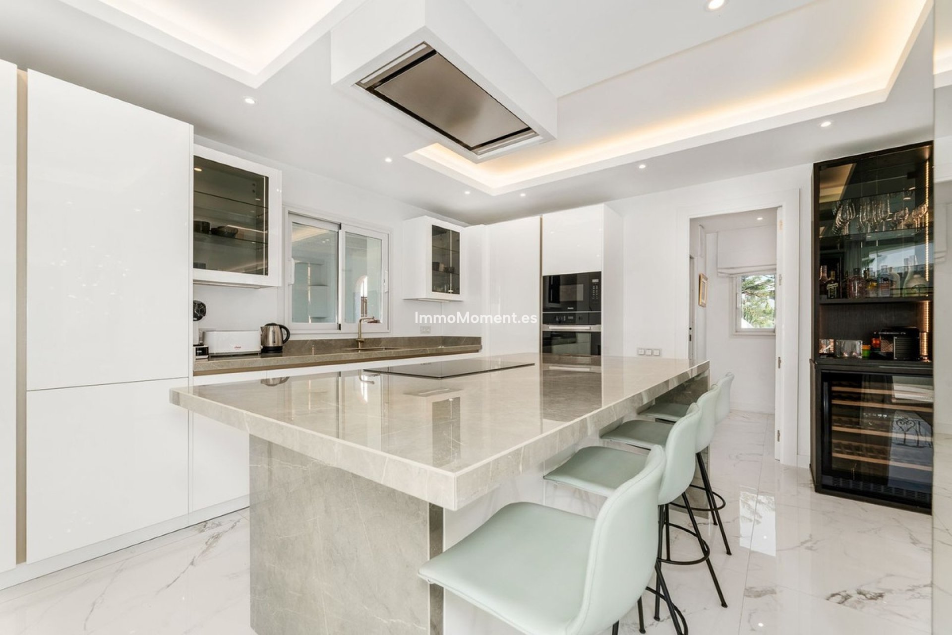 Resale - Apartment - Marbella - Puerto Banús