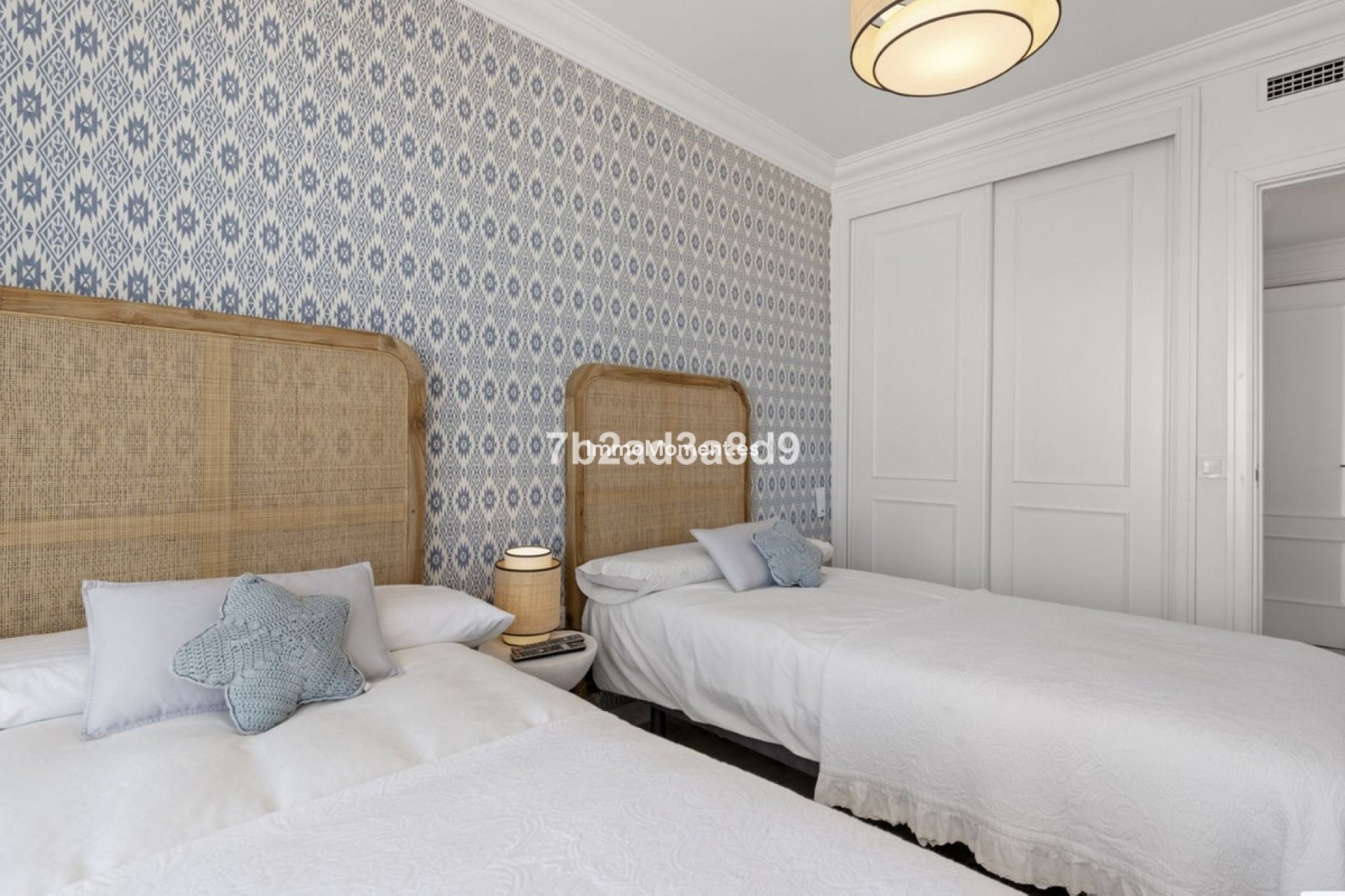 Resale - Apartment - Marbella - Puerto Banús