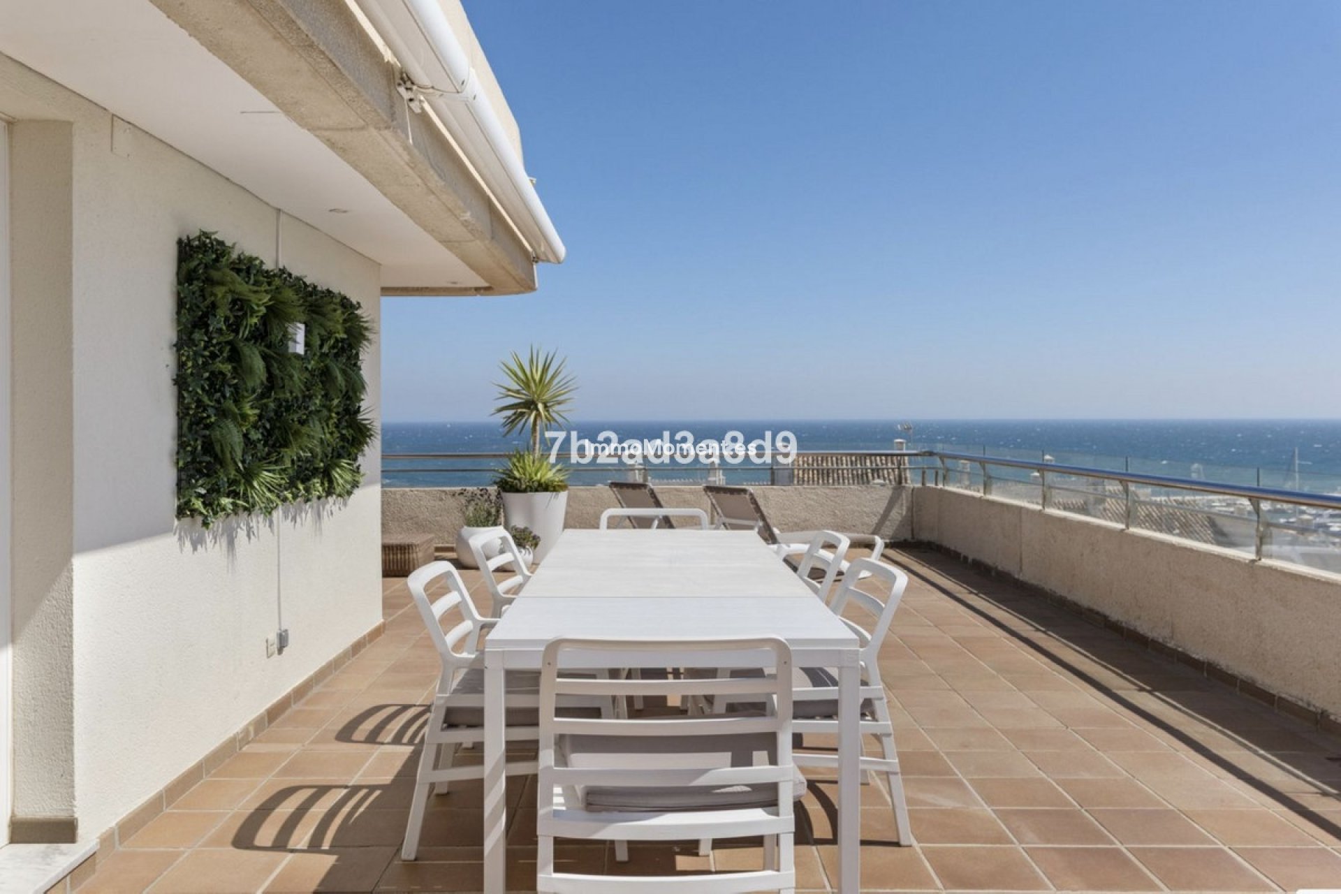Resale - Apartment - Marbella - Puerto Banús