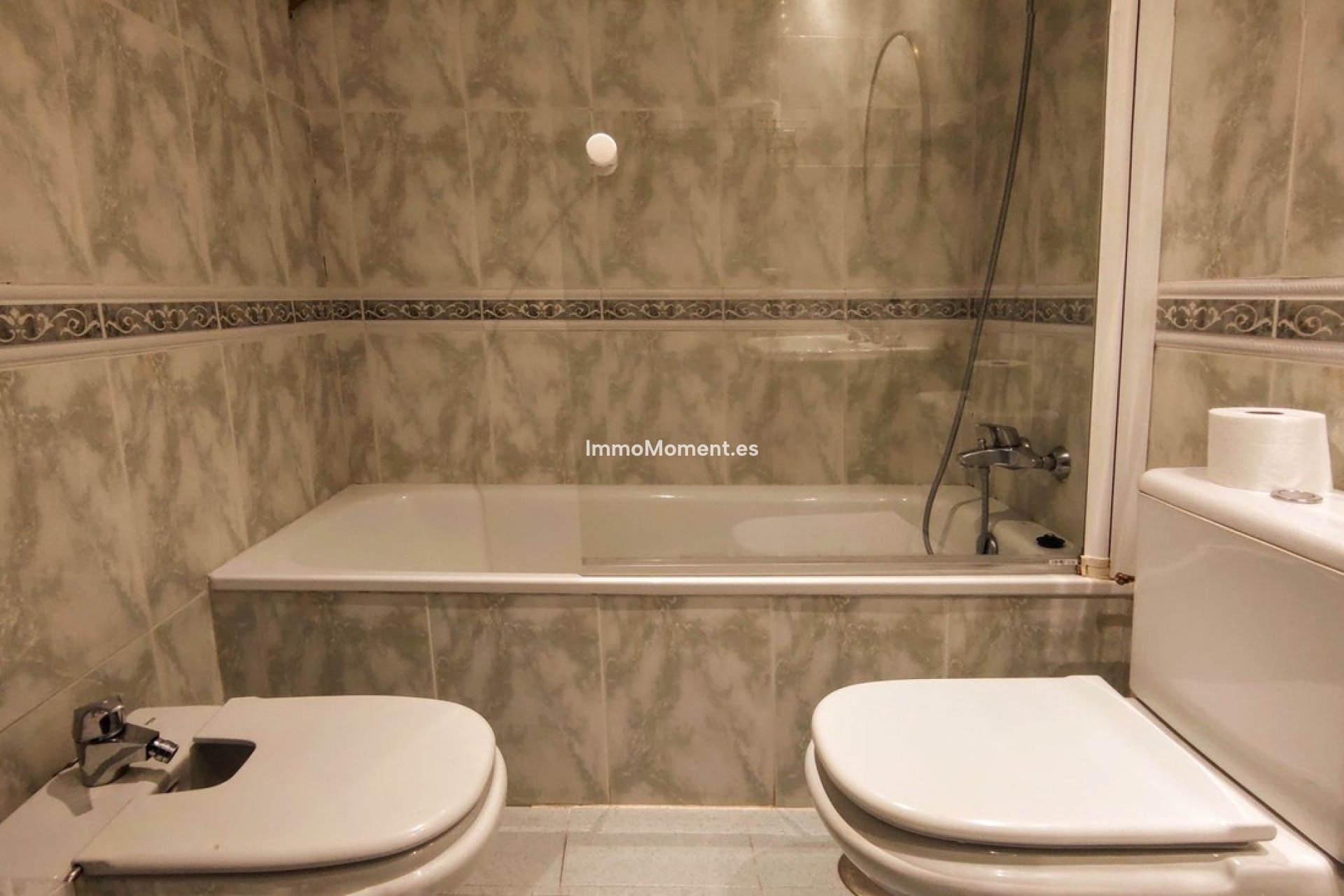 Resale - Apartment - Marbella - Puerto Banús