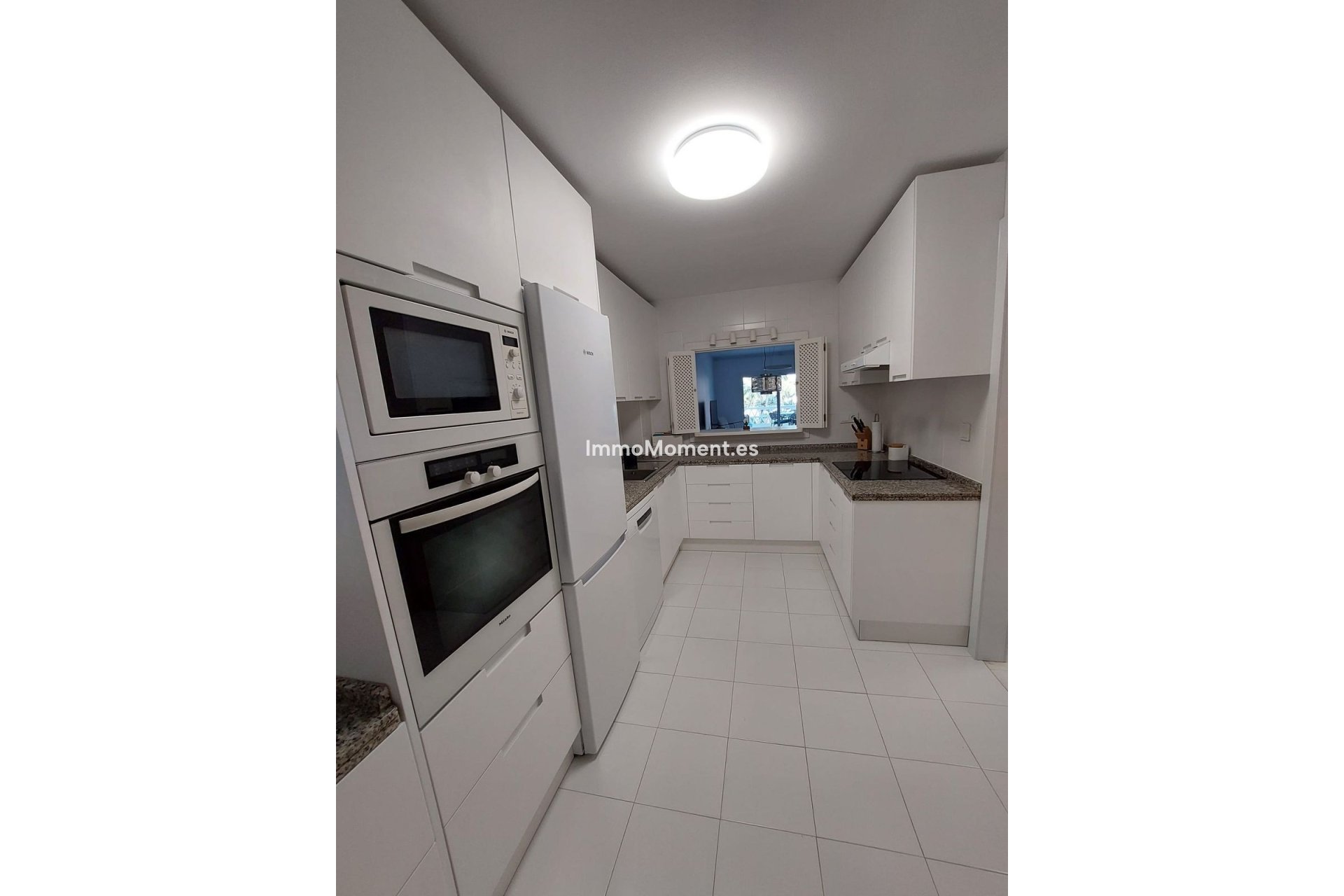 Resale - Apartment - Marbella - Puerto Banús