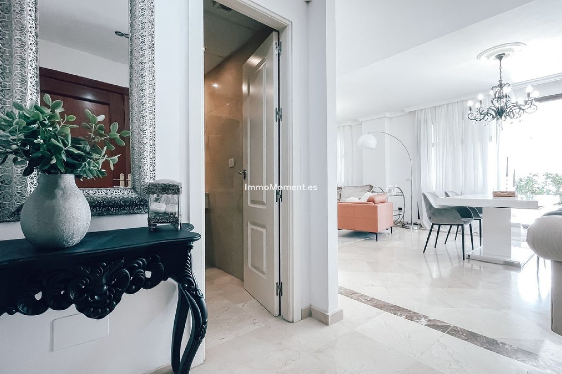 Resale - Apartment - Marbella - Puerto Banús