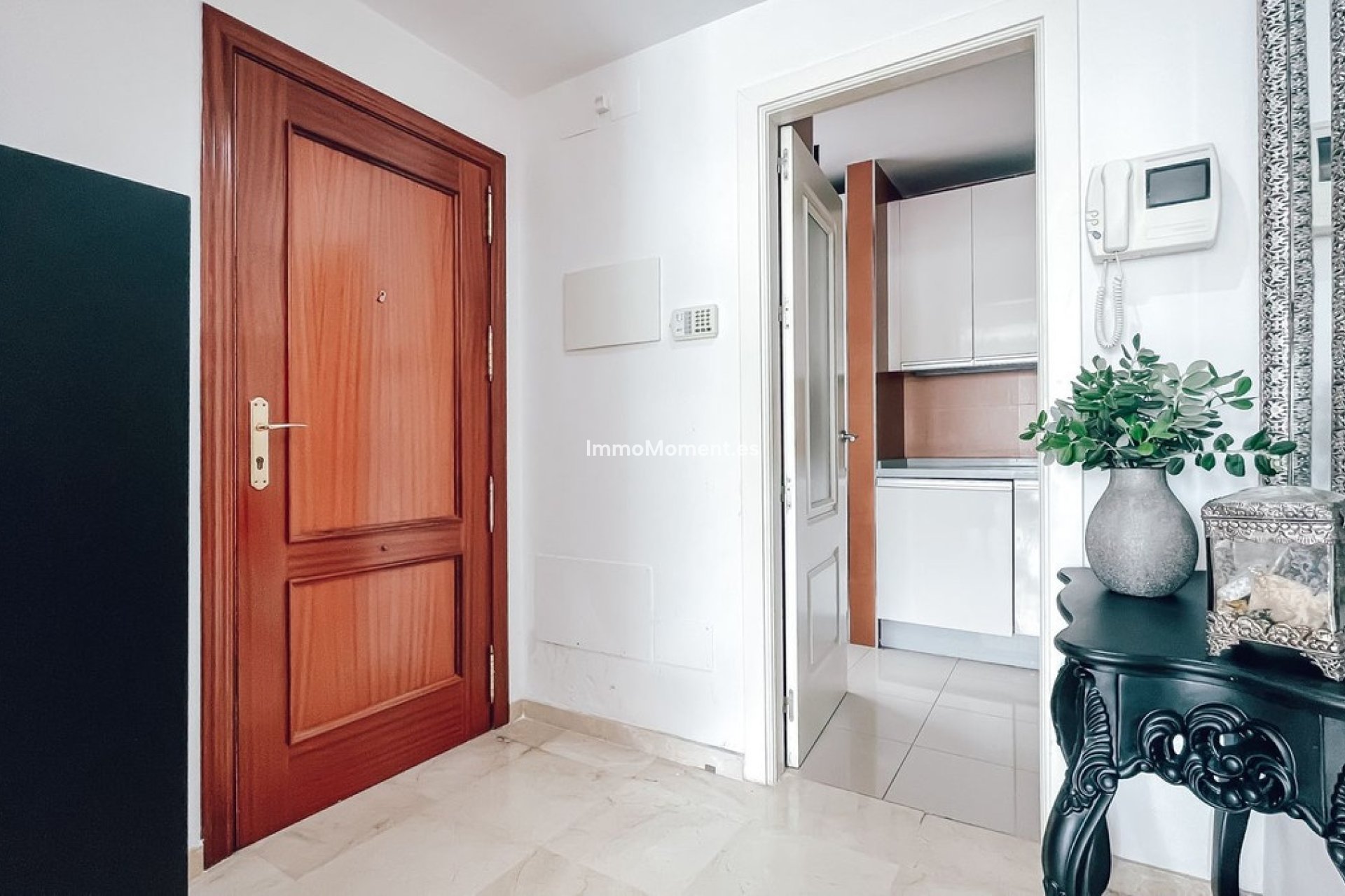 Resale - Apartment - Marbella - Puerto Banús