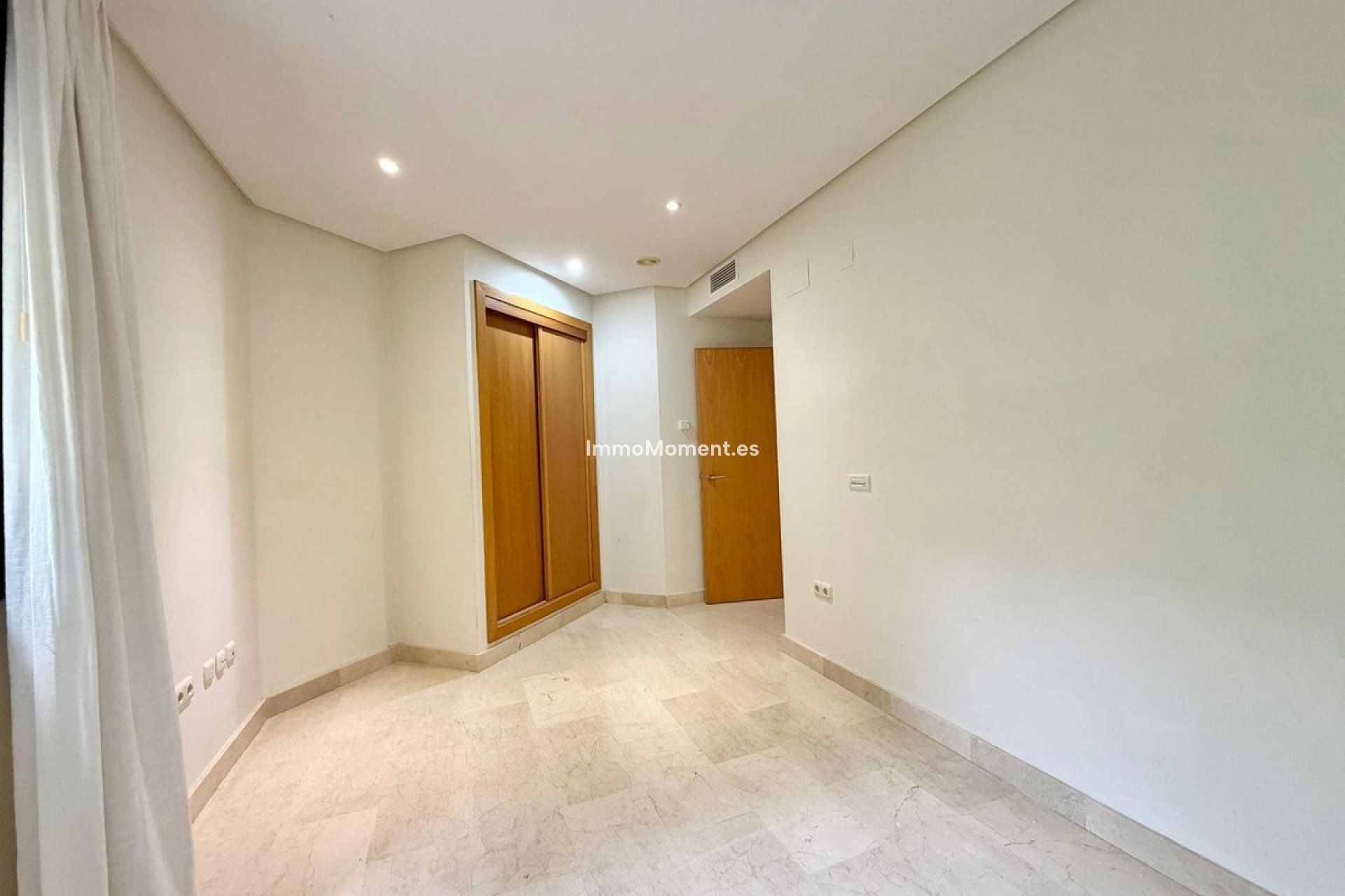 Resale - Apartment - Marbella - Puerto Banús