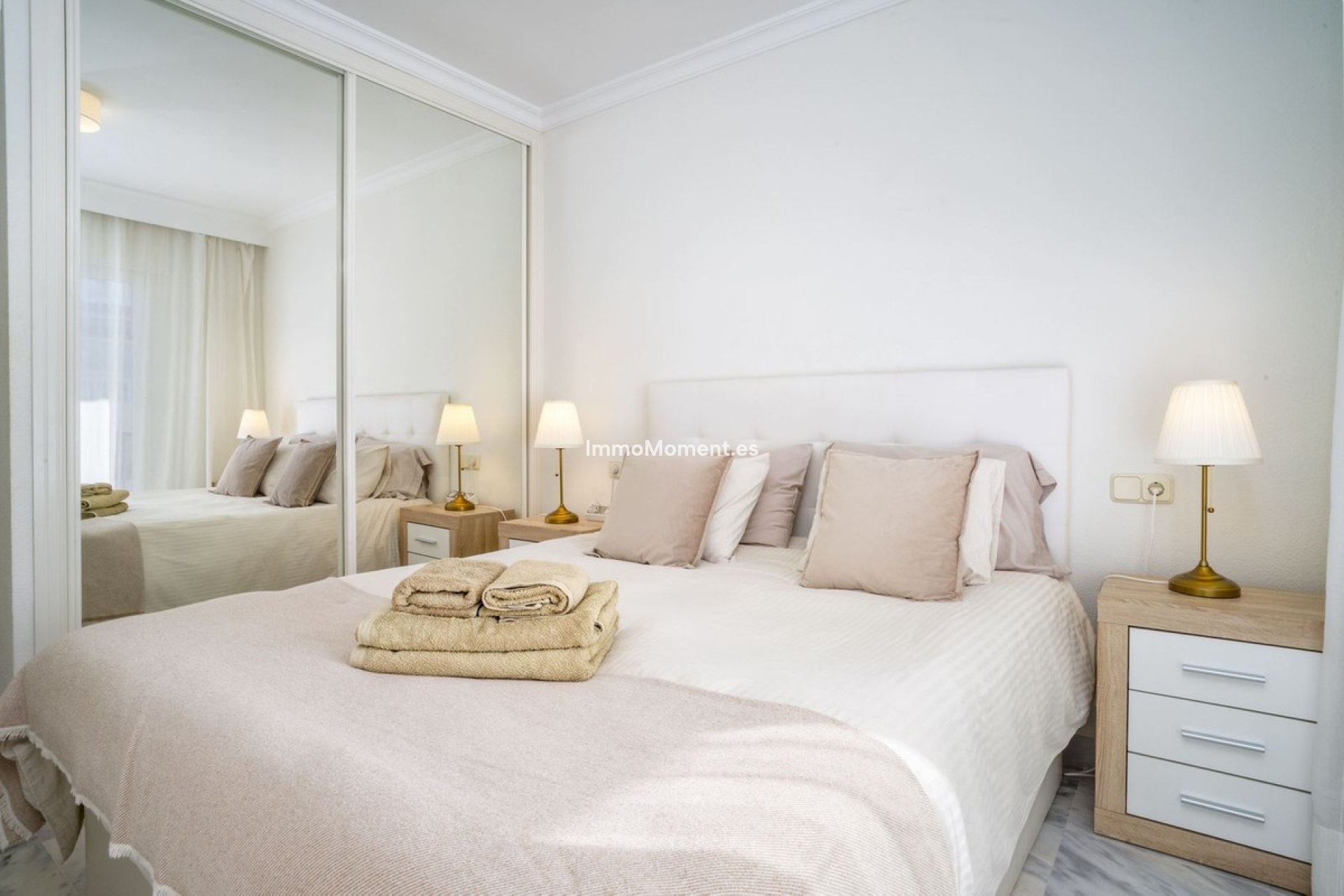 Resale - Apartment - Marbella - Puerto Banús