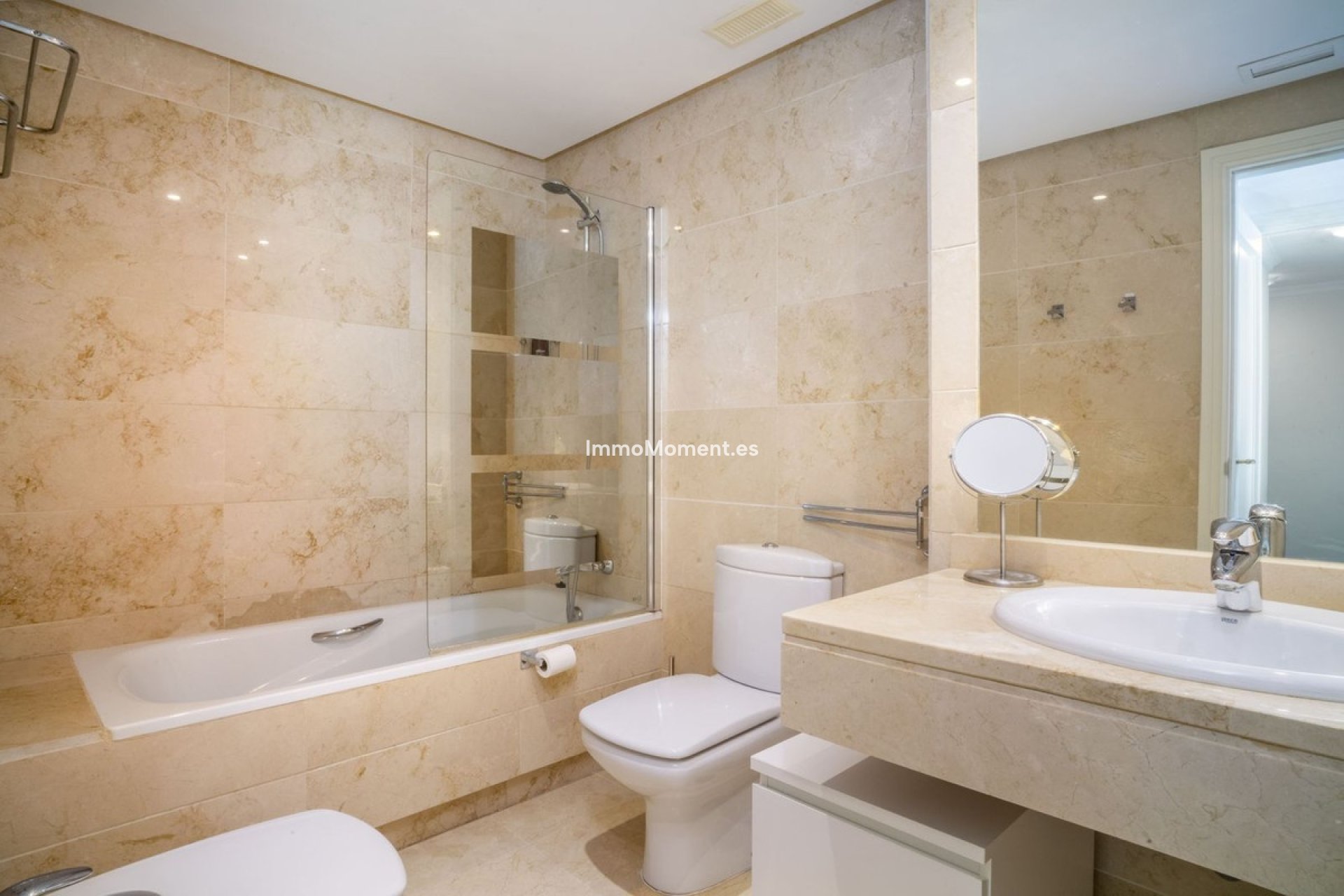 Resale - Apartment - Marbella - Puerto Banús