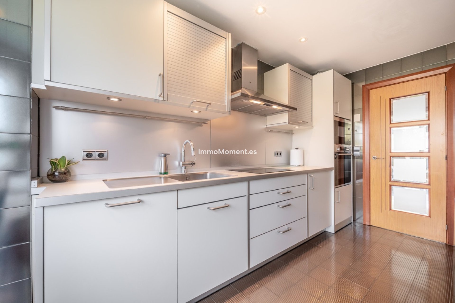 Resale - Apartment - Marbella - Puerto Banús