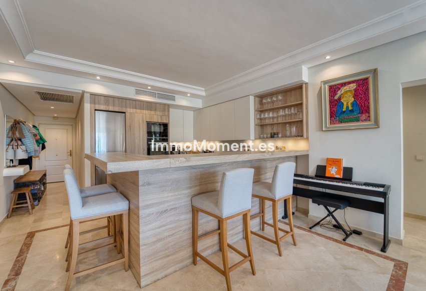 Resale - Apartment - Marbella - Puerto Banús