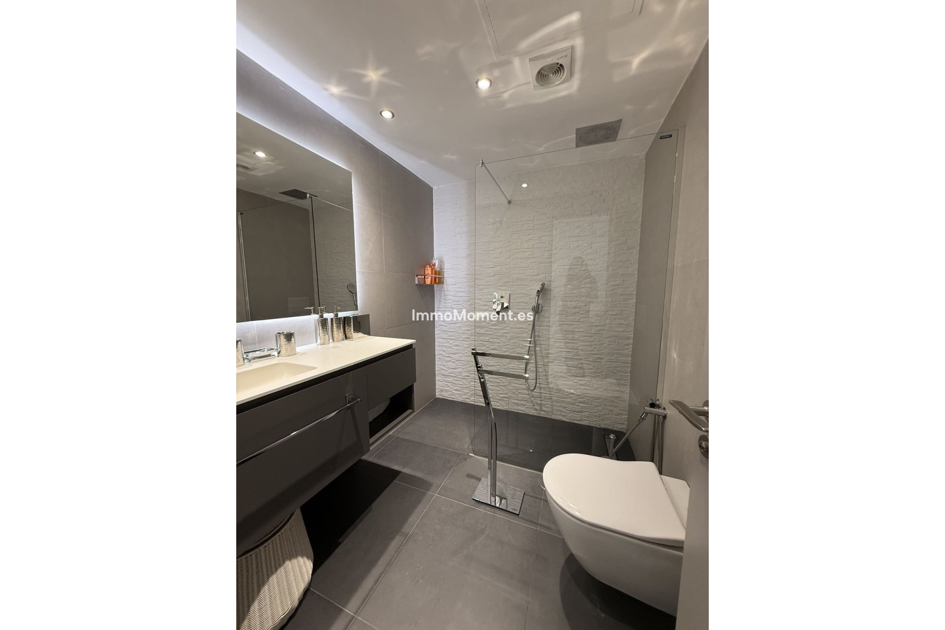 Resale - Apartment - Marbella - Puerto Banús