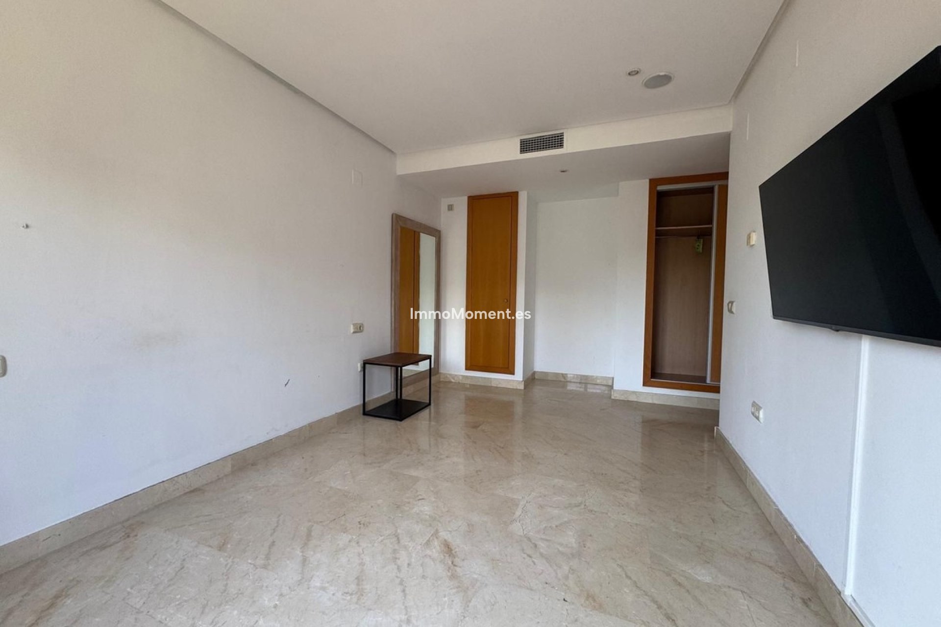 Resale - Apartment - Marbella - Puerto Banús