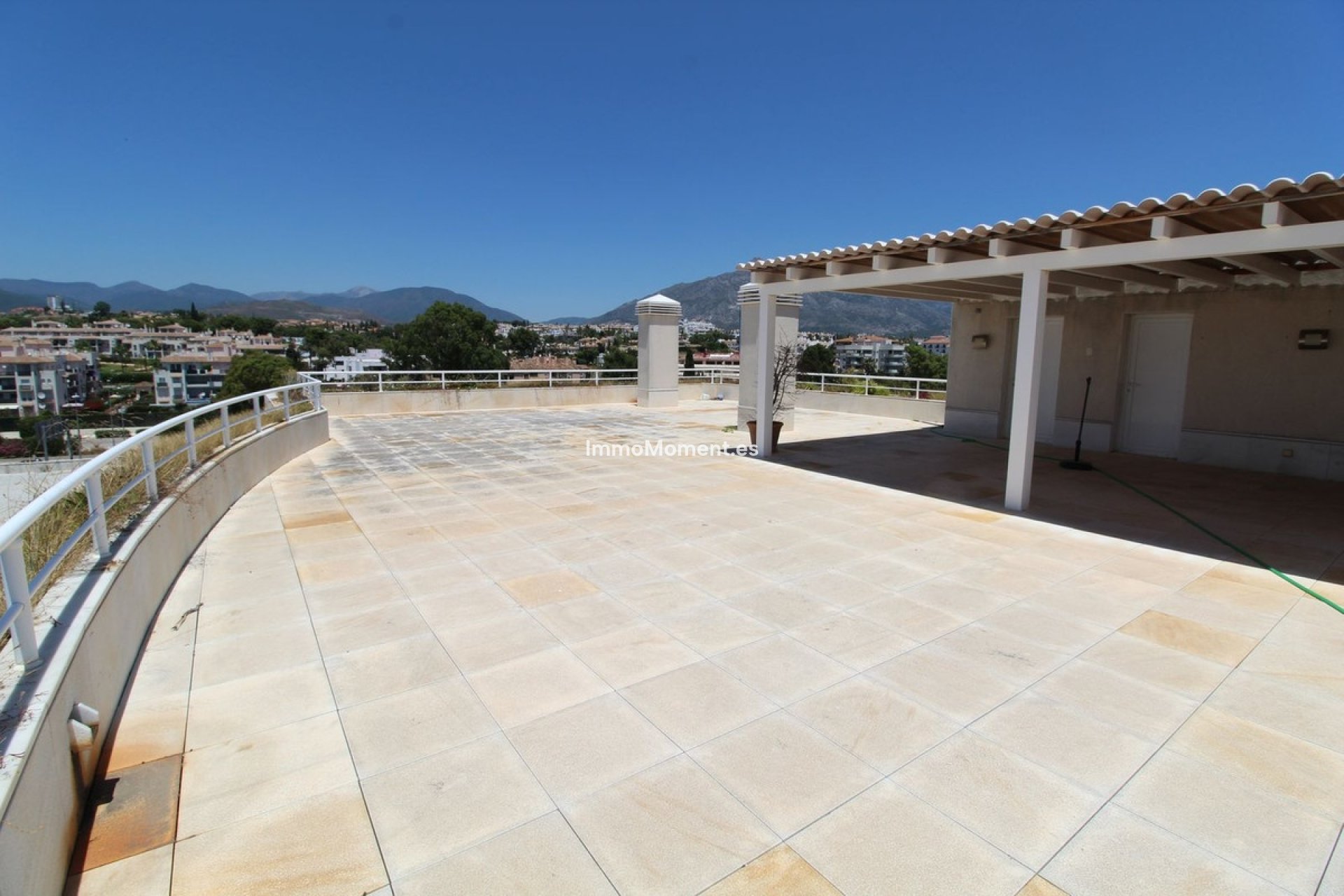 Resale - Apartment - Marbella - Puerto Banús