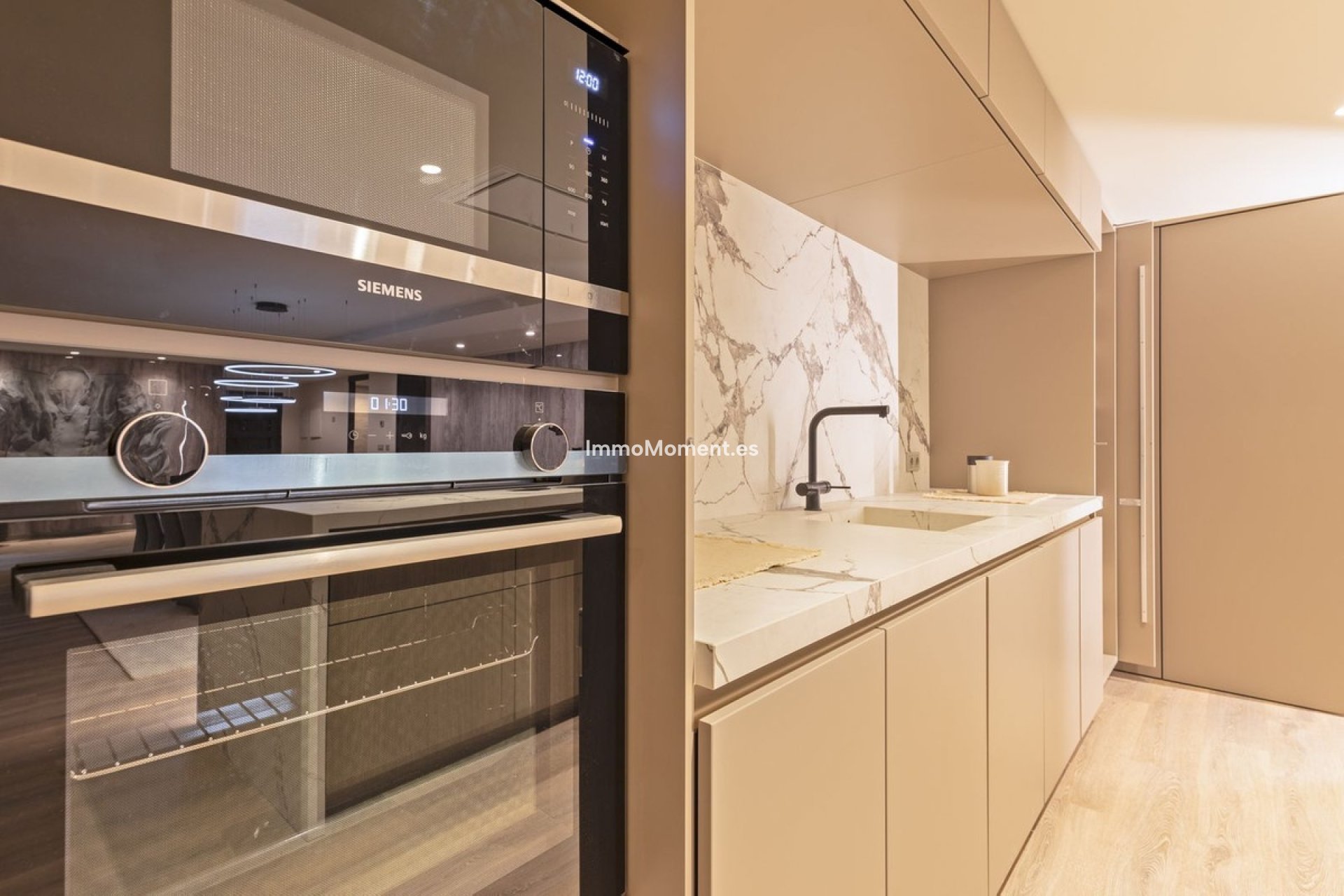 Resale - Apartment - Marbella - Puerto Banús