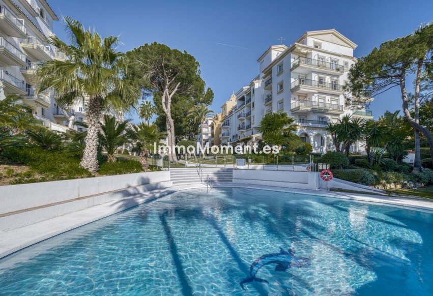 Resale - Apartment - Marbella - Puerto Banús