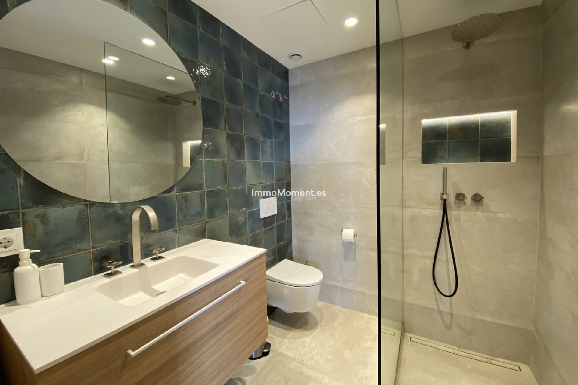 Resale - Apartment - Marbella - Puerto Banús