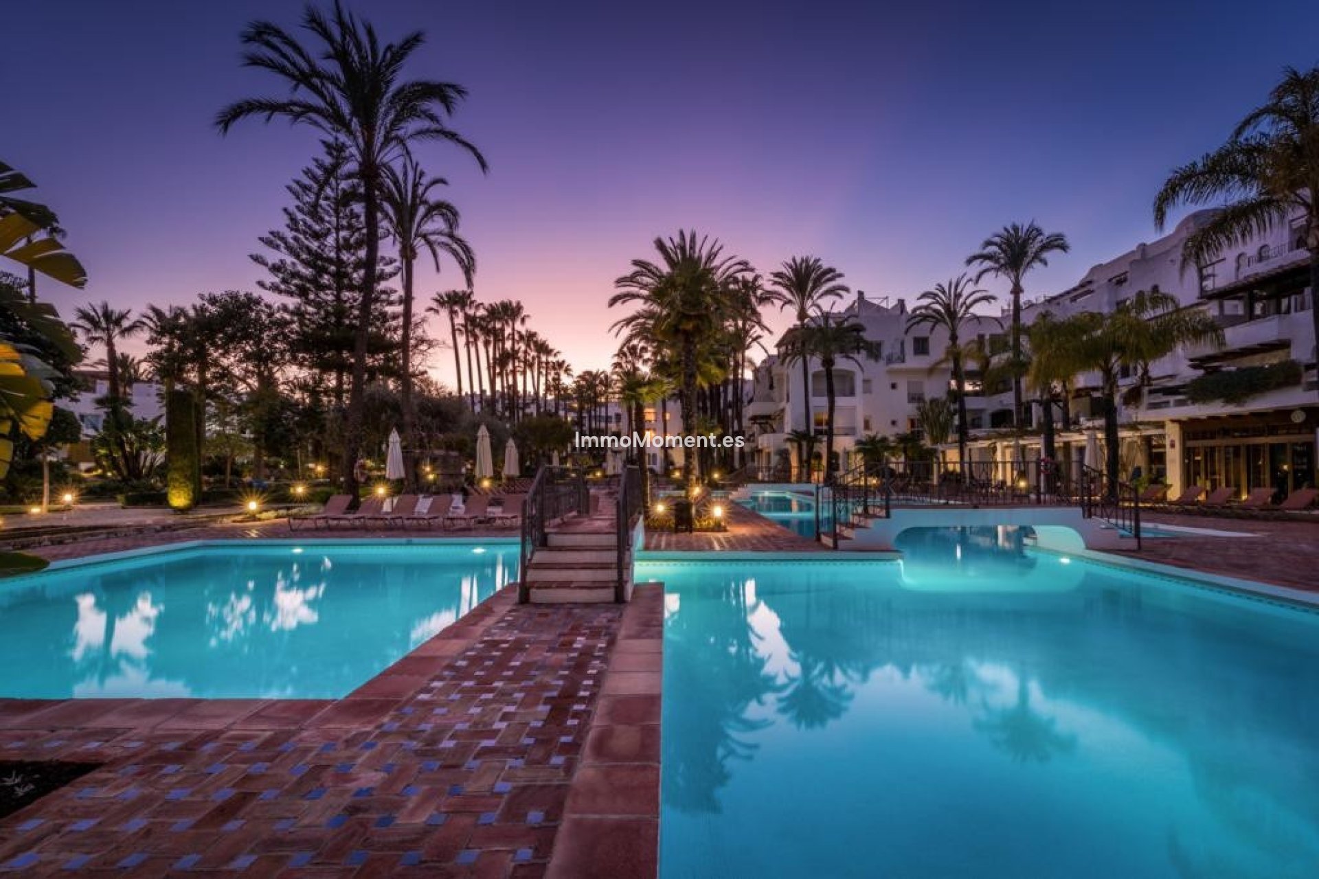 Resale - Apartment - Marbella - Puerto Banús