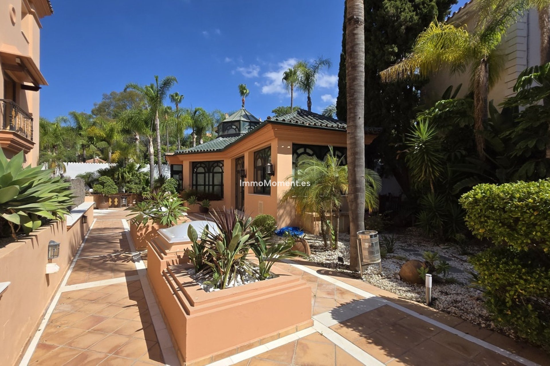 Resale - Apartment - Marbella - Puerto Banús