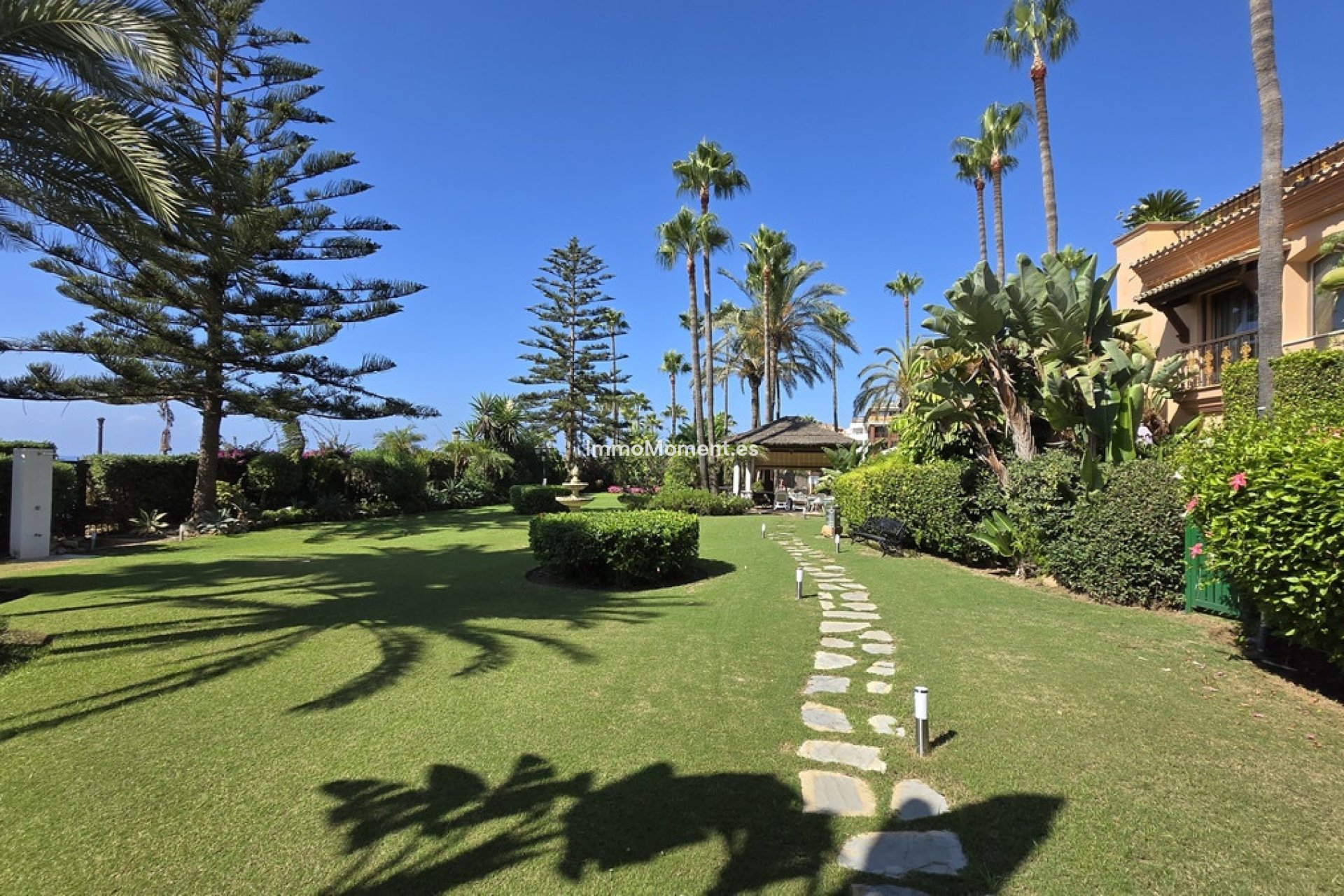Resale - Apartment - Marbella - Puerto Banús