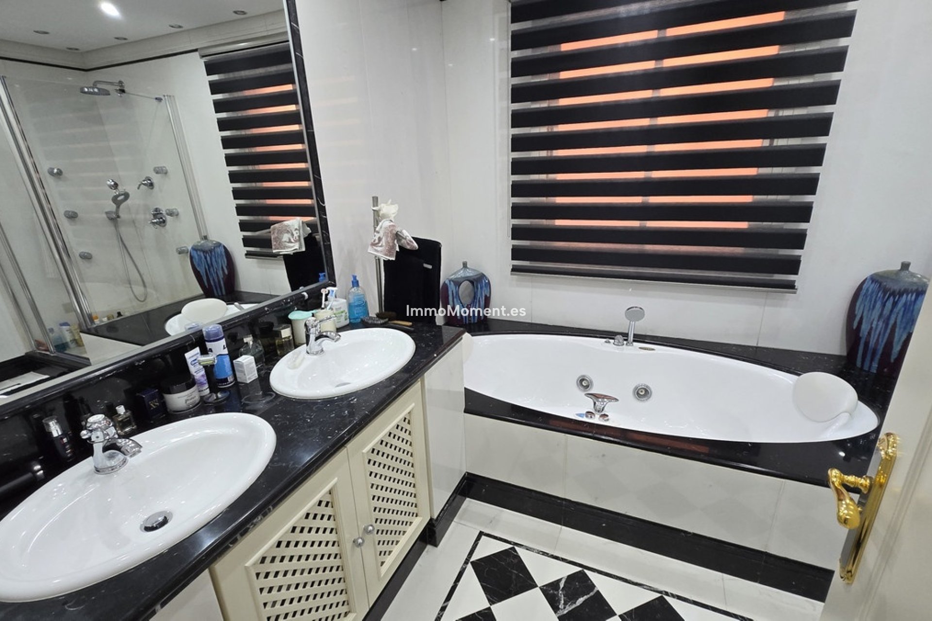 Resale - Apartment - Marbella - Puerto Banús