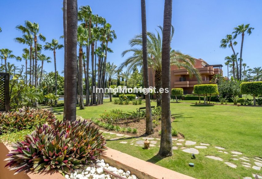 Resale - Apartment - Marbella - Puerto Banús