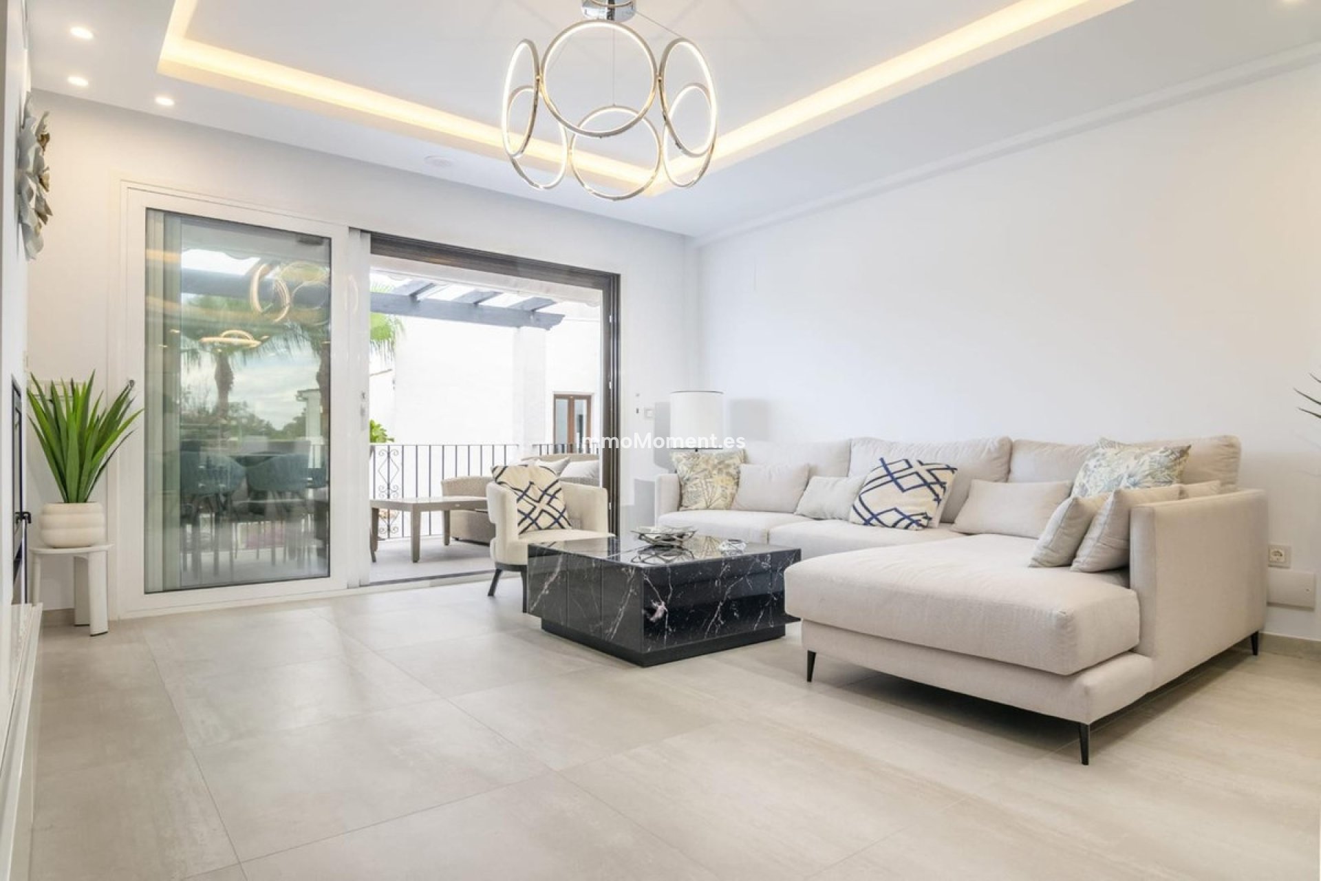 Resale - Apartment - Marbella - Puerto Banús