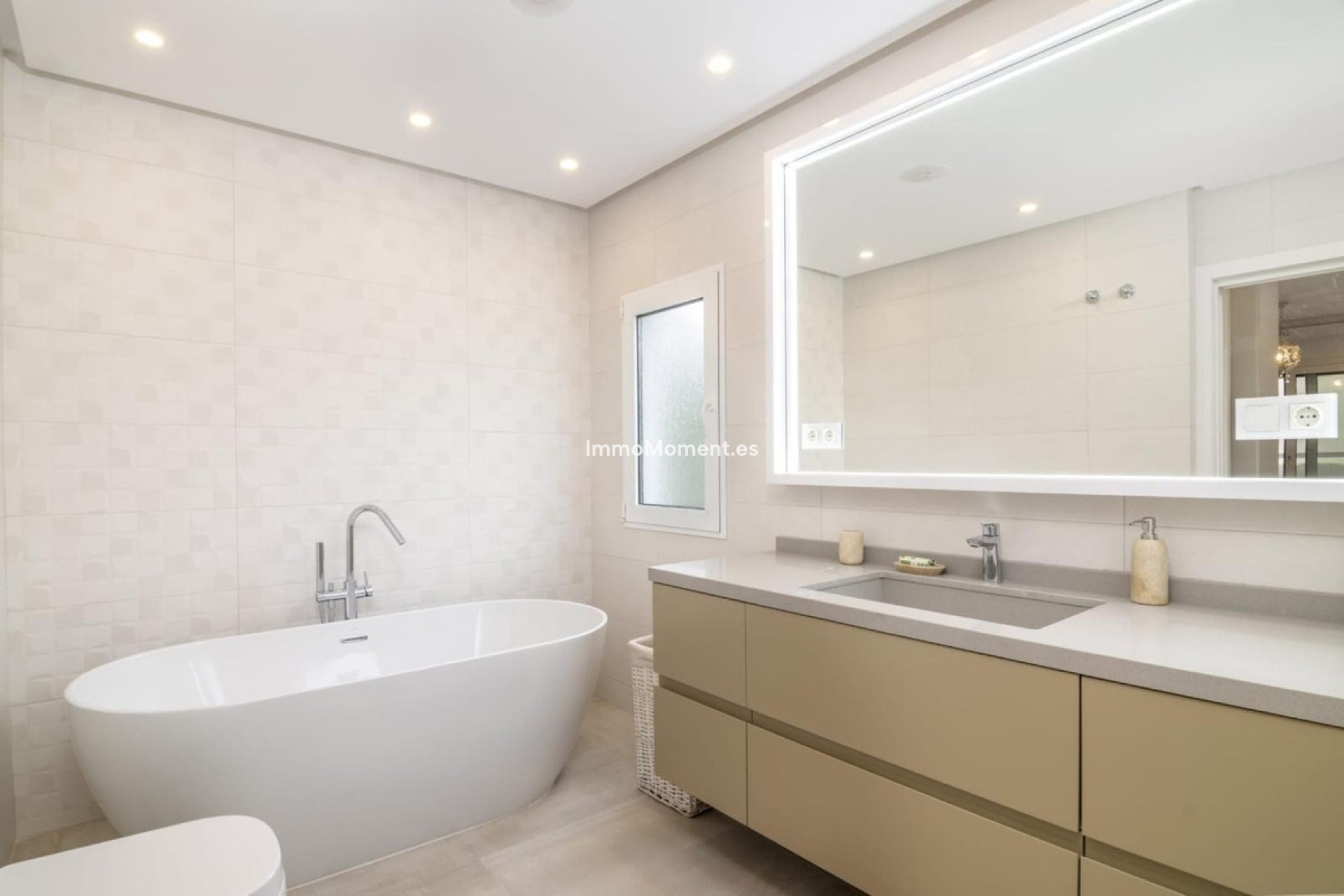 Resale - Apartment - Marbella - Puerto Banús