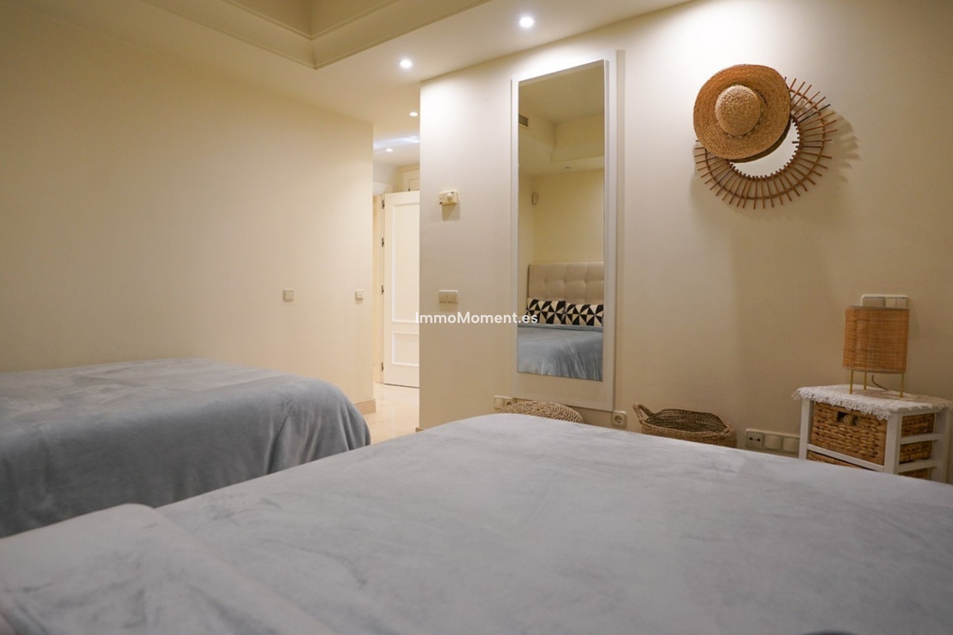 Resale - Apartment - Marbella - Puerto Banús