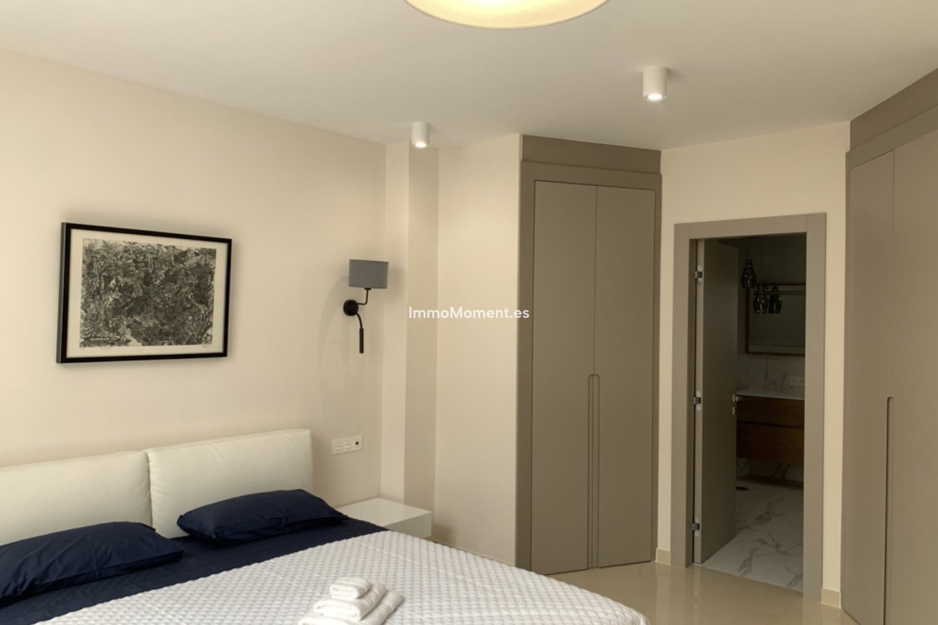 Resale - Apartment - Marbella - Puerto Banús