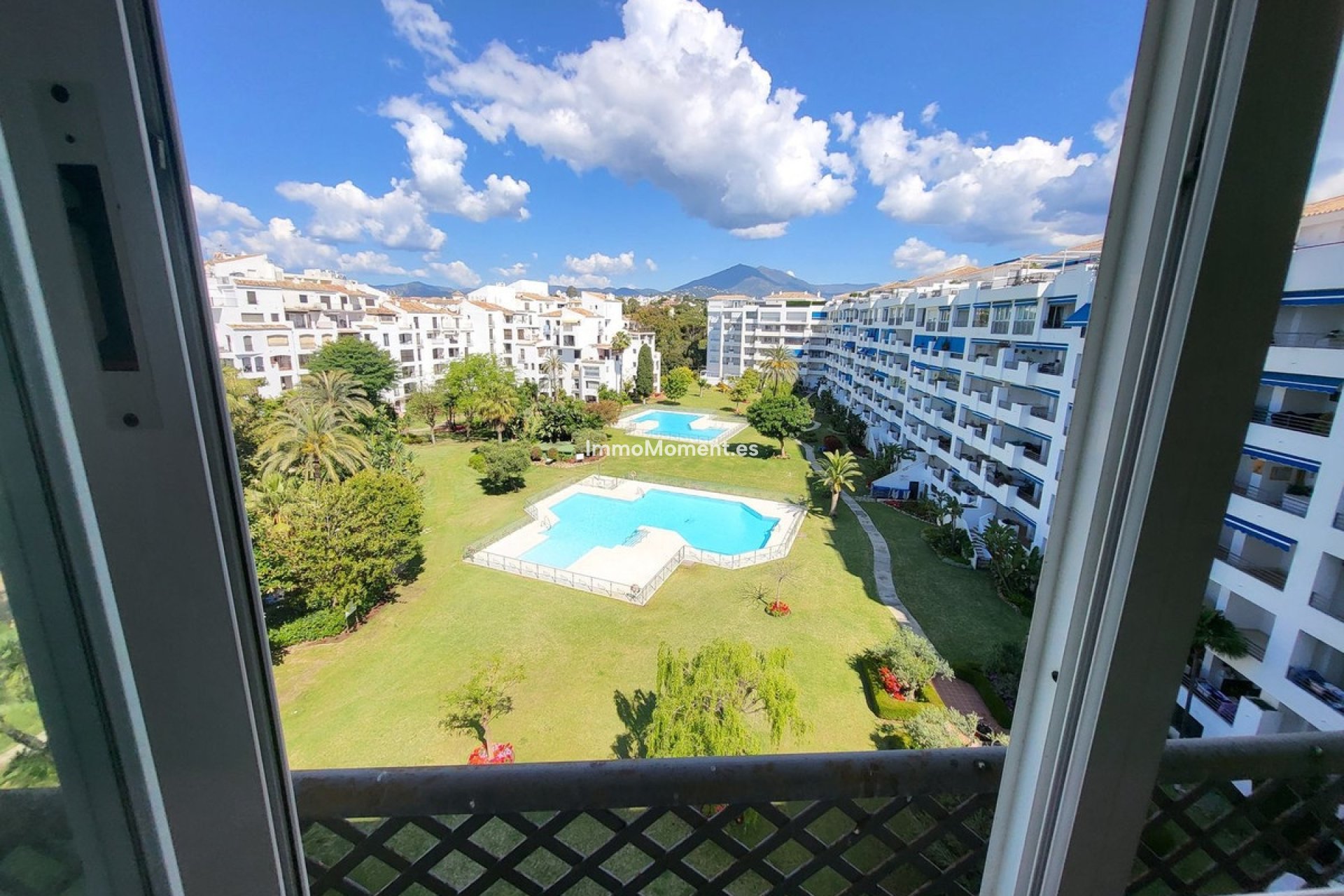 Resale - Apartment - Marbella - Puerto Banús