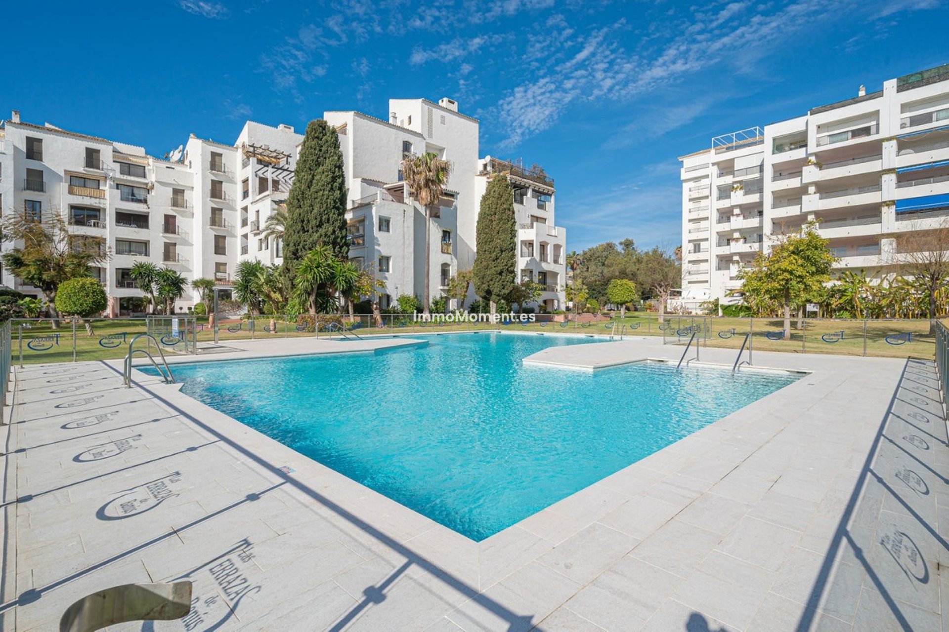 Resale - Apartment - Marbella - Puerto Banús