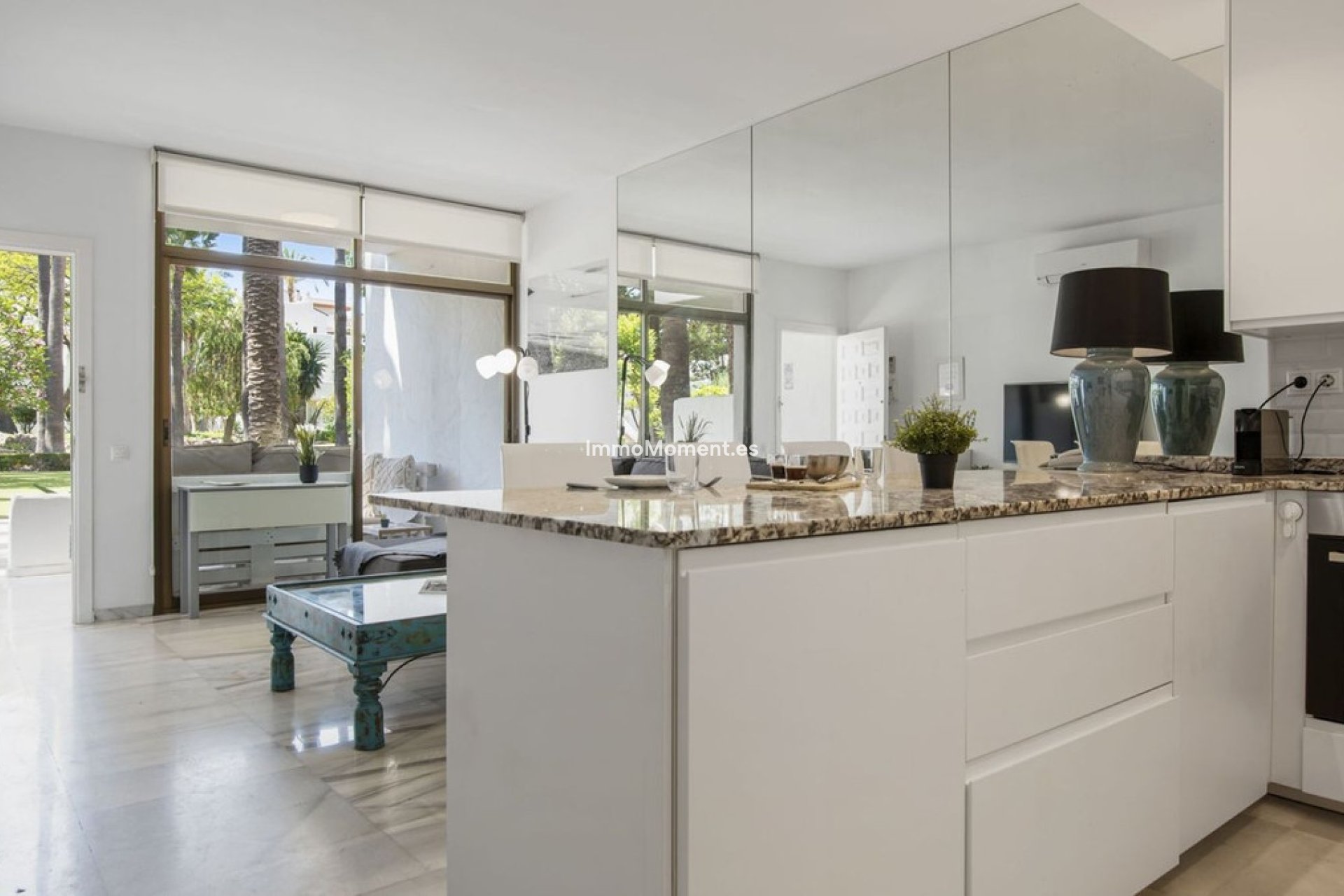 Resale - Apartment - Marbella - Puerto Banús