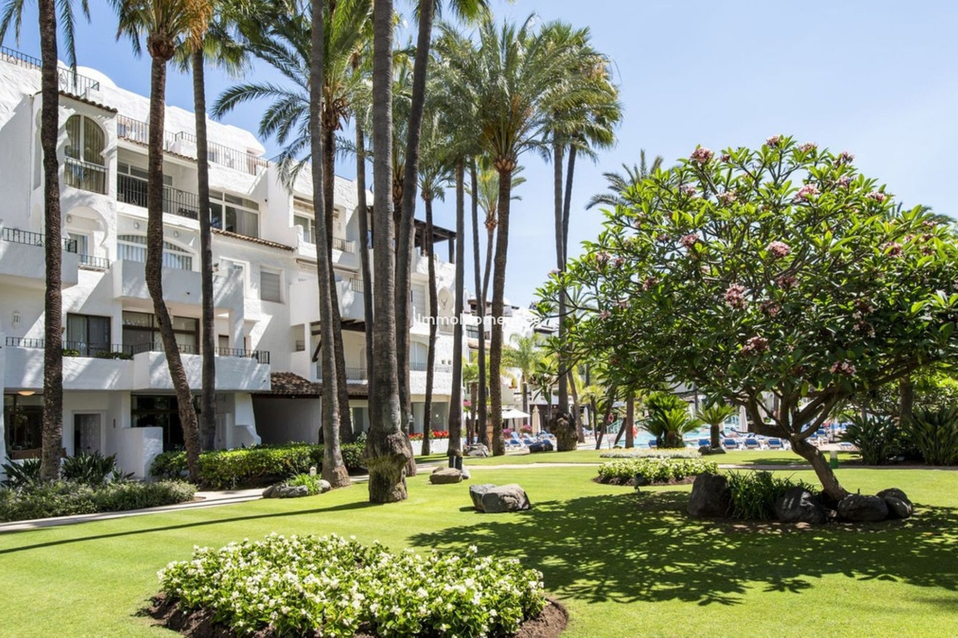 Resale - Apartment - Marbella - Puerto Banús