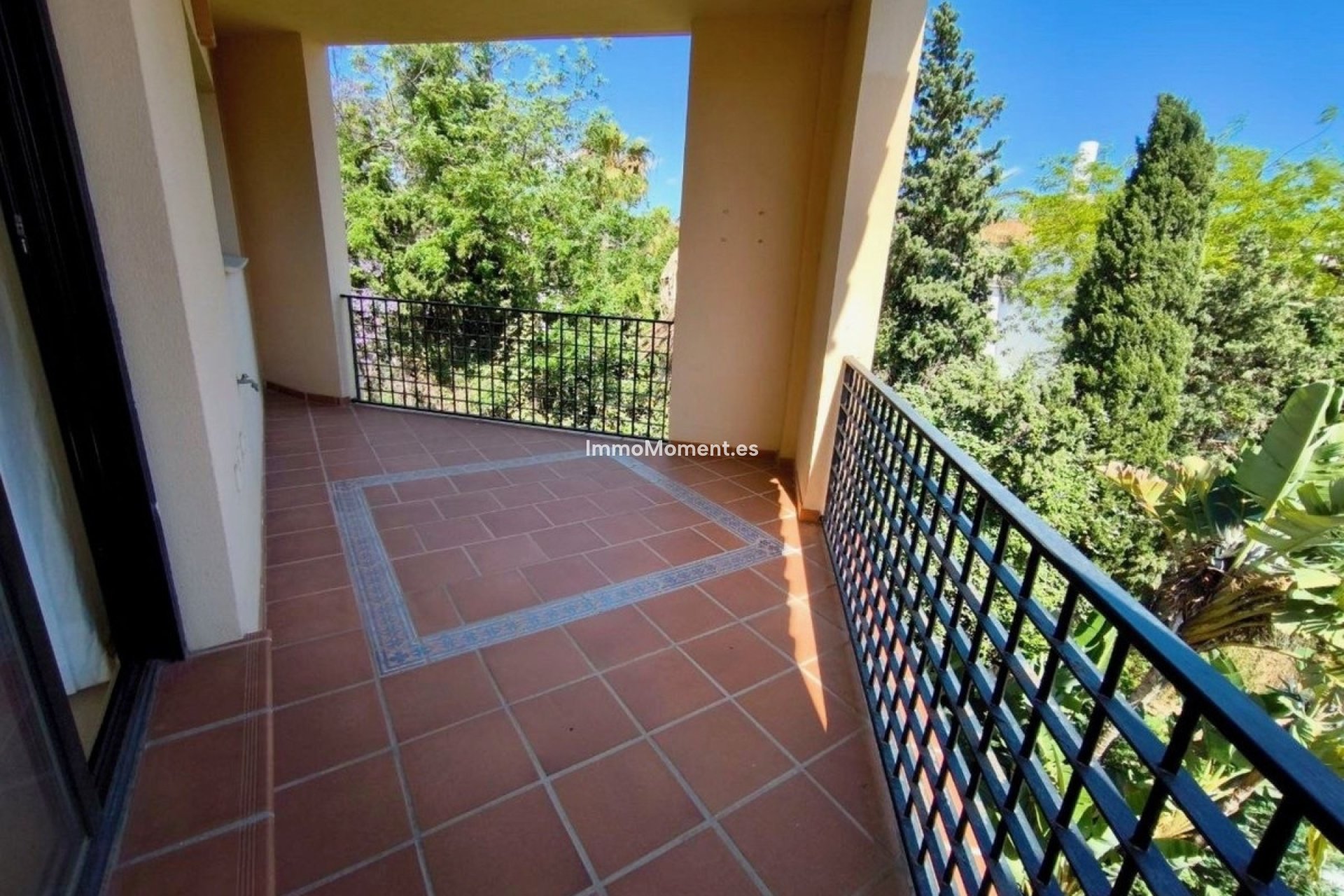 Resale - Apartment - Marbella - Puerto Banús