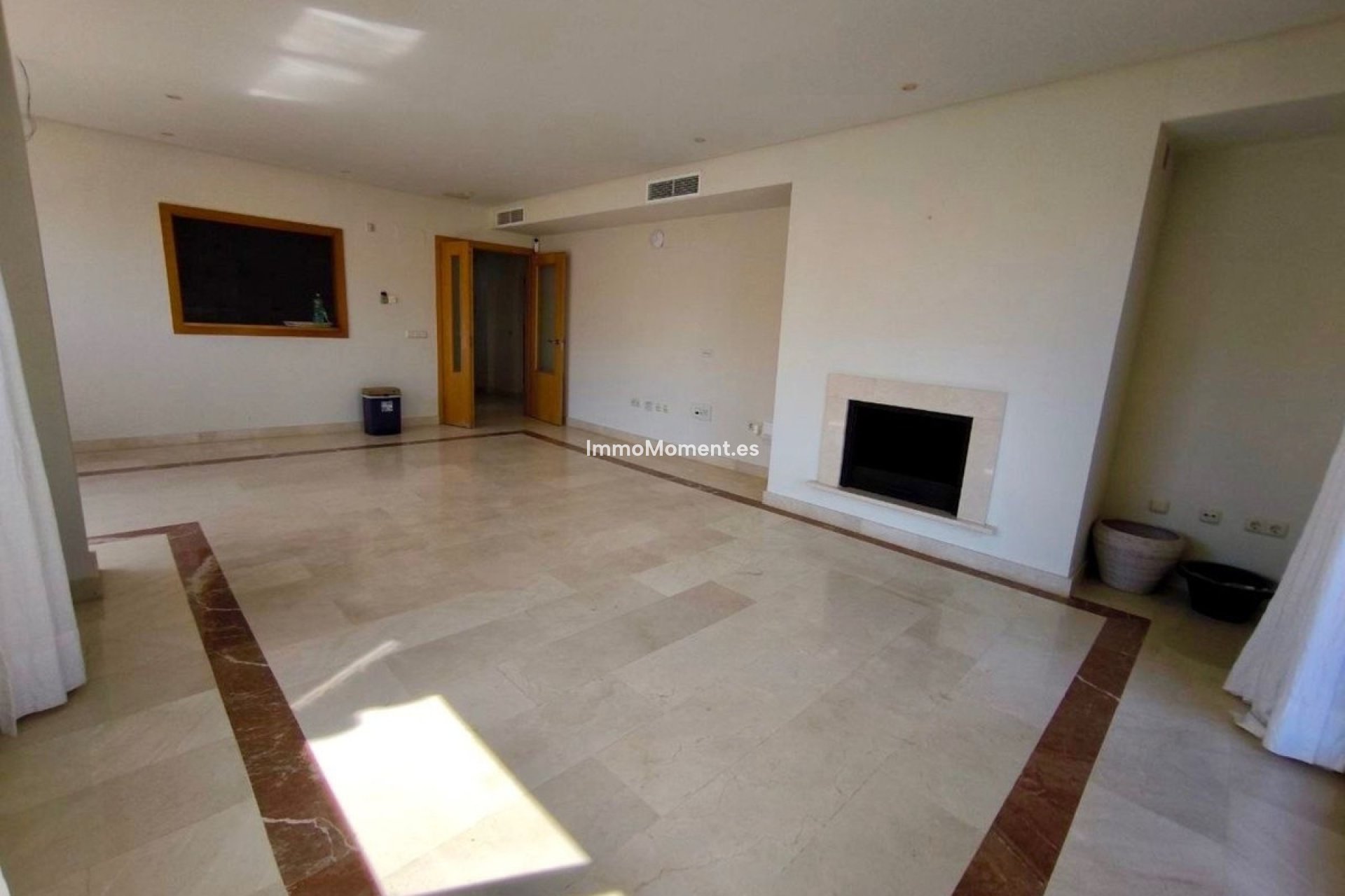 Resale - Apartment - Marbella - Puerto Banús