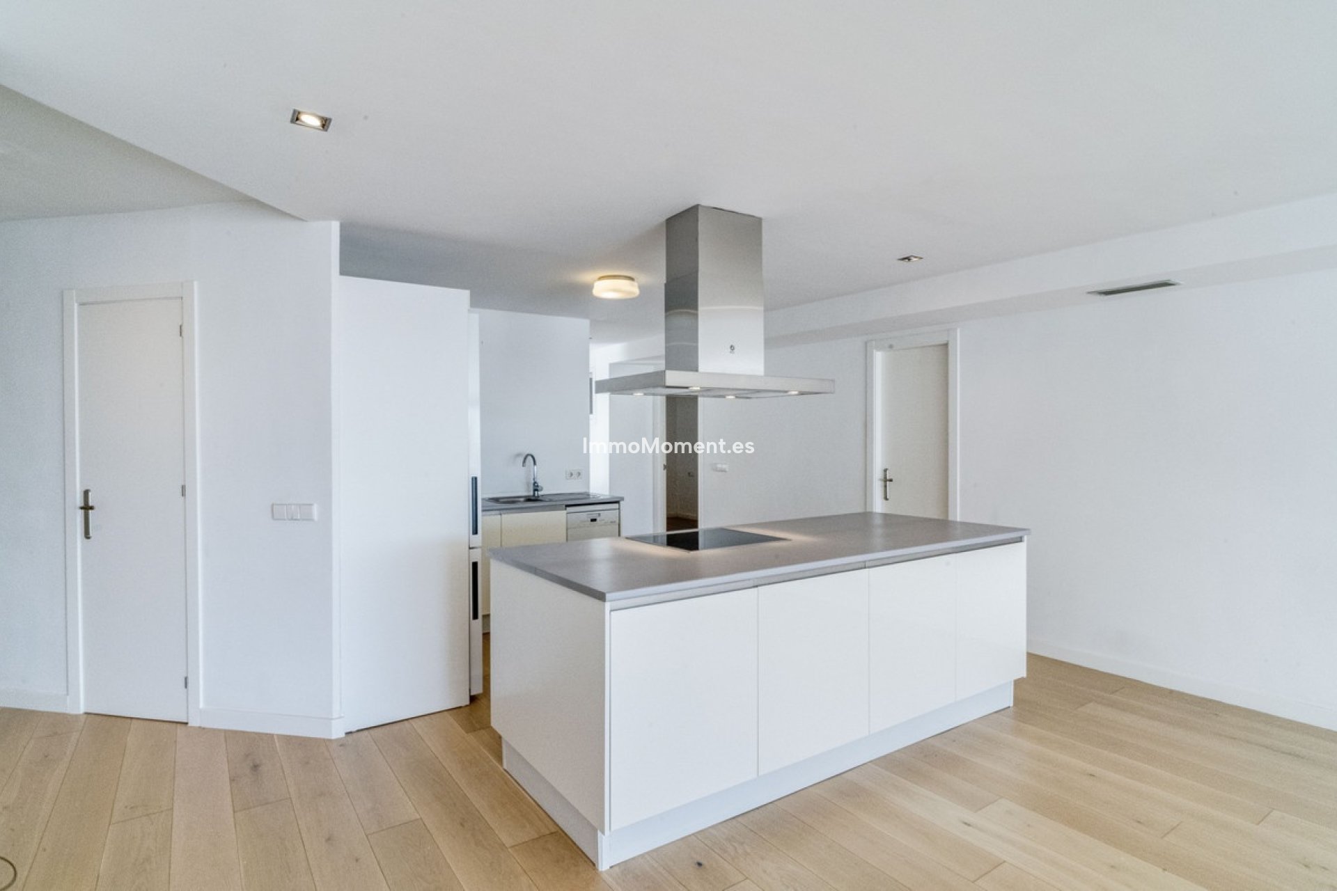 Resale - Apartment - Marbella - Puerto Banús