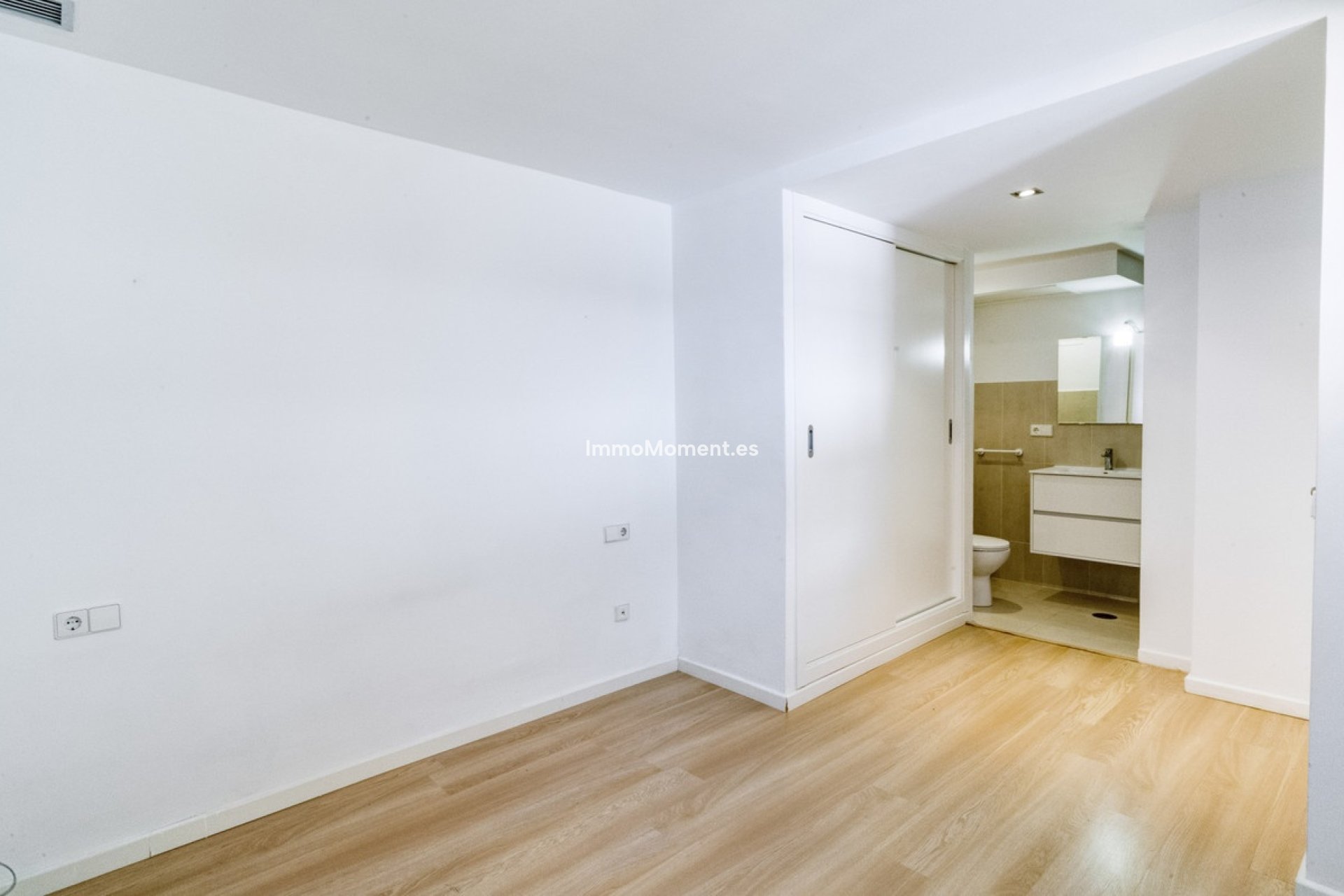 Resale - Apartment - Marbella - Puerto Banús