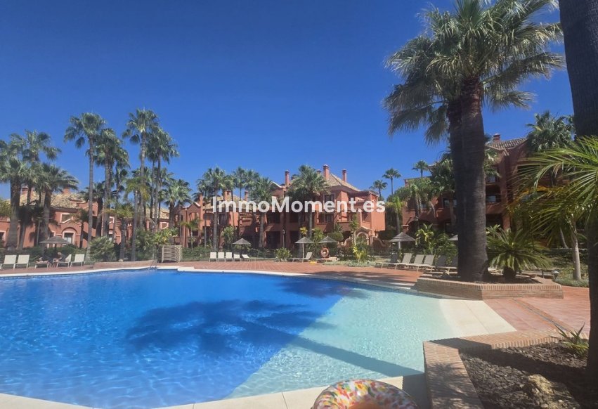 Resale - Apartment - Marbella - Puerto Banús