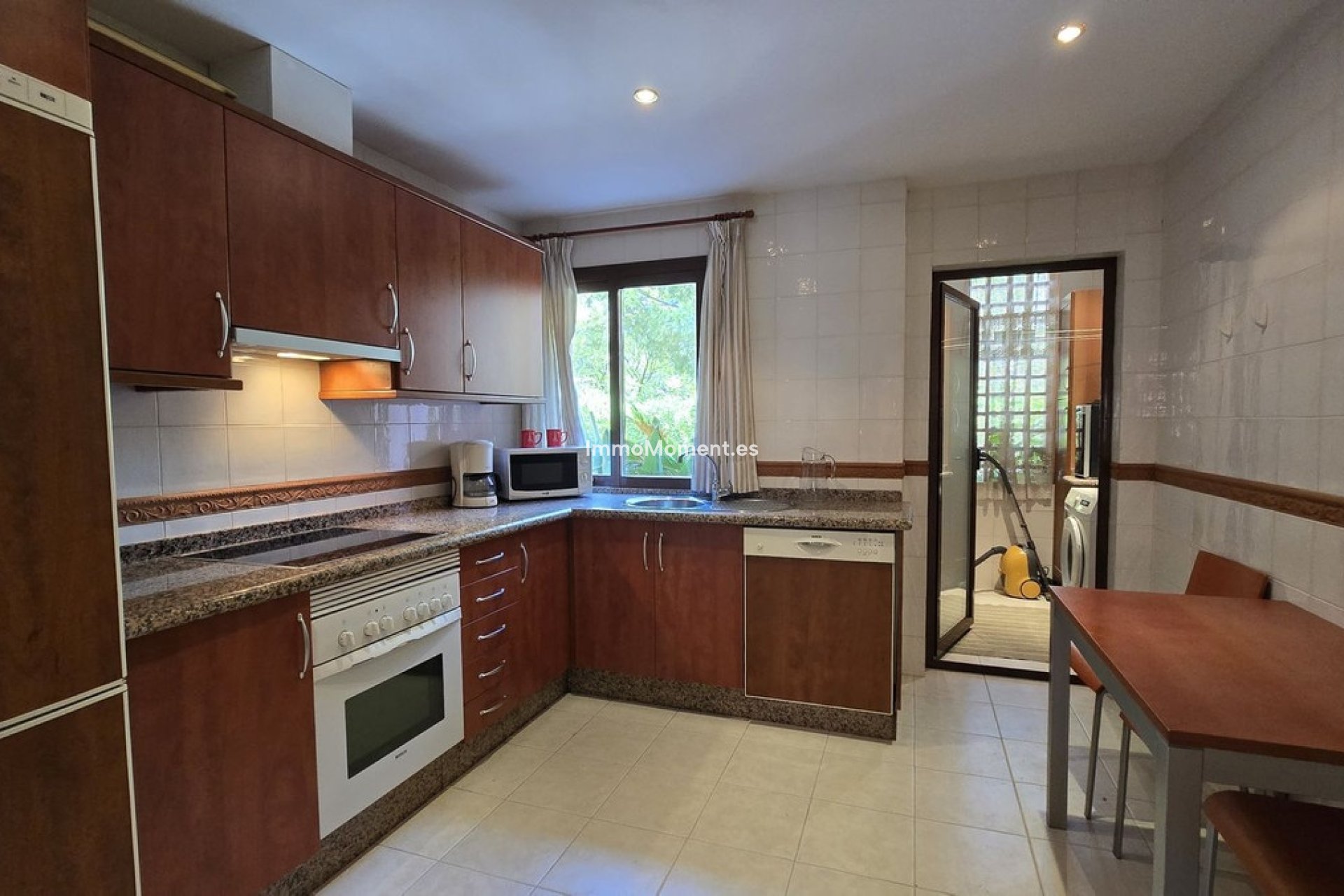 Resale - Apartment - Marbella - Puerto Banús