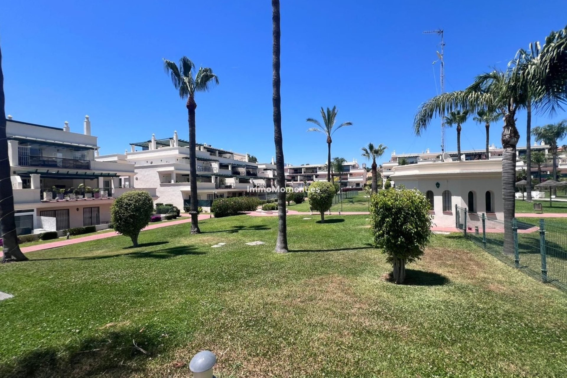 Resale - Apartment - Marbella - Puerto Banús