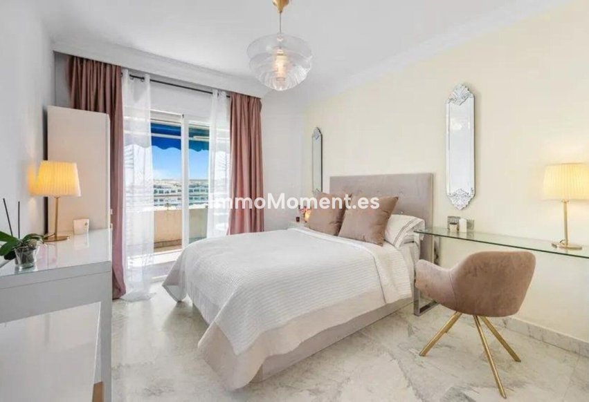Resale - Apartment - Marbella - Puerto Banús